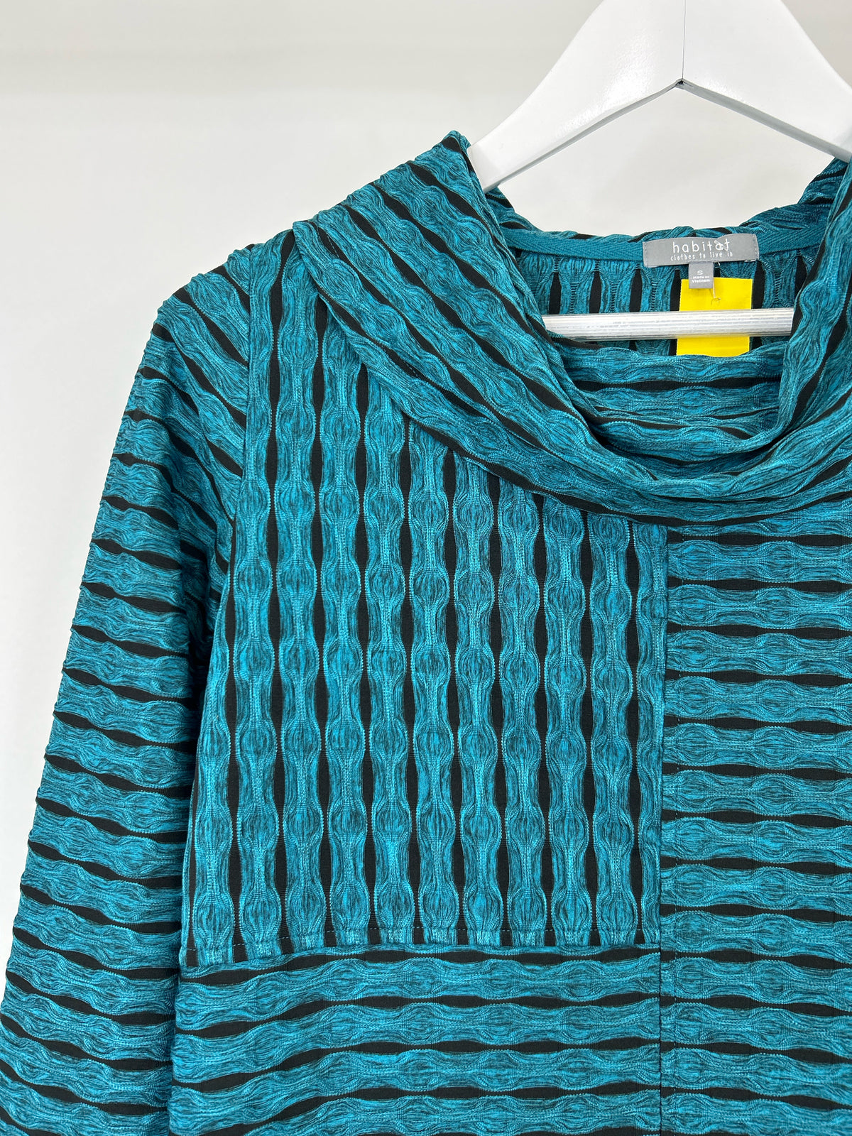 HABITAT Size S TEAL AND BLACK Women Top