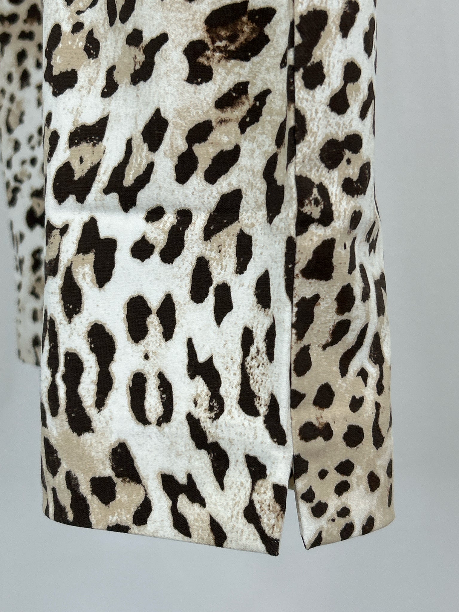 CHICO'S Size 6 Animal Print Women Capri NWT