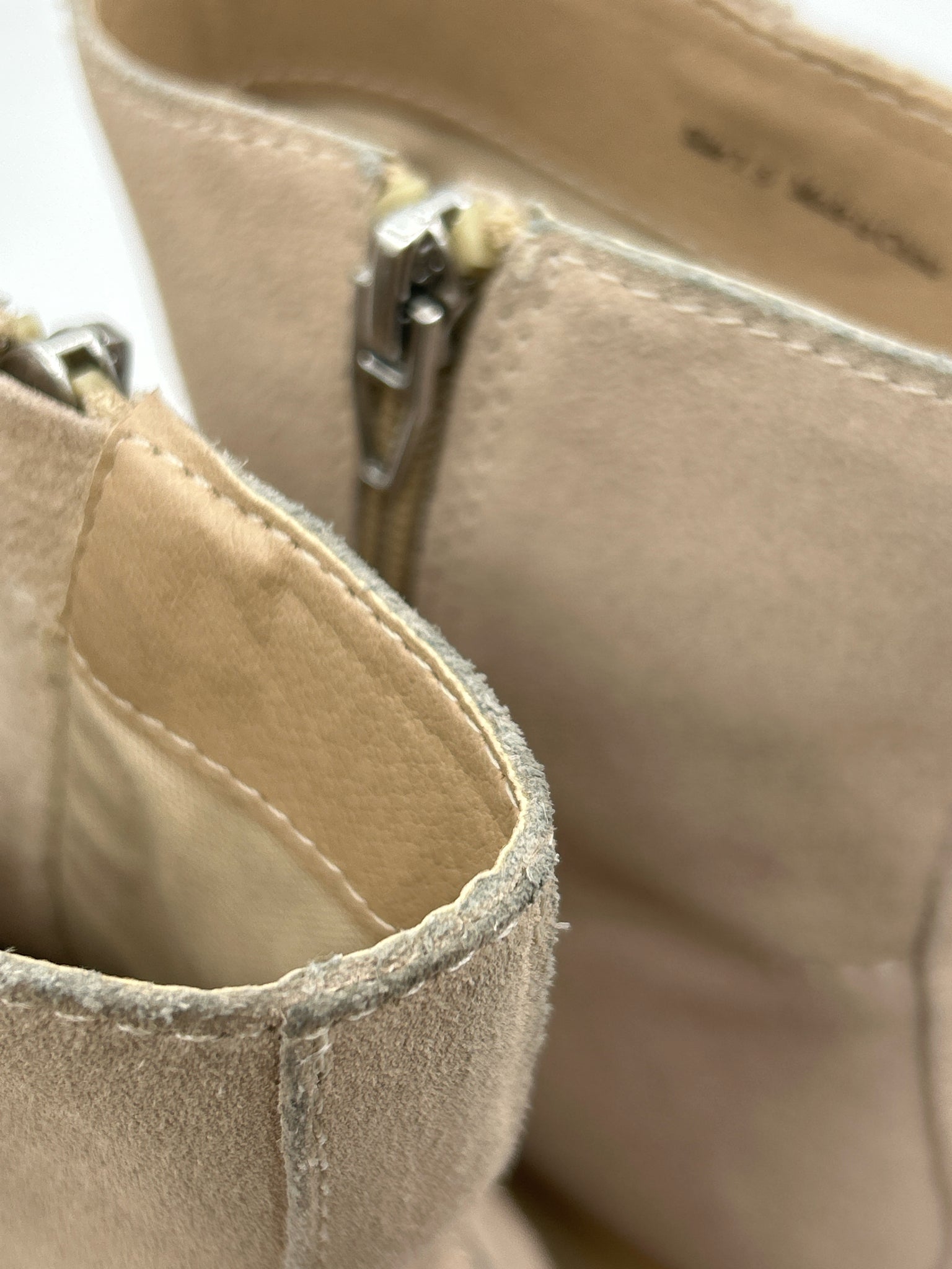 DOLCE VITA Size 7.5 Beige Women Booties