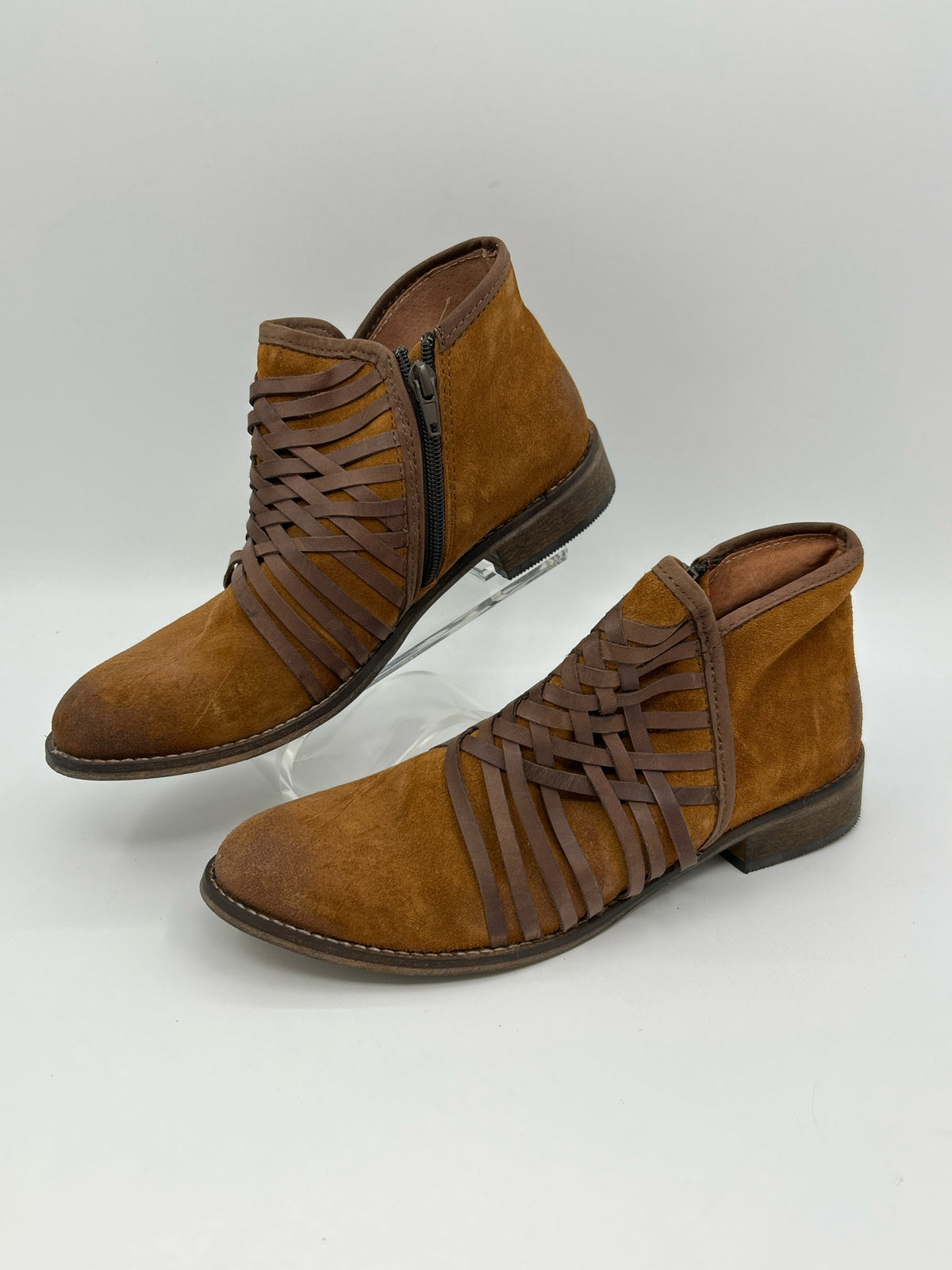 MTNG ORIGINALS Size 9 Brown Women Booties