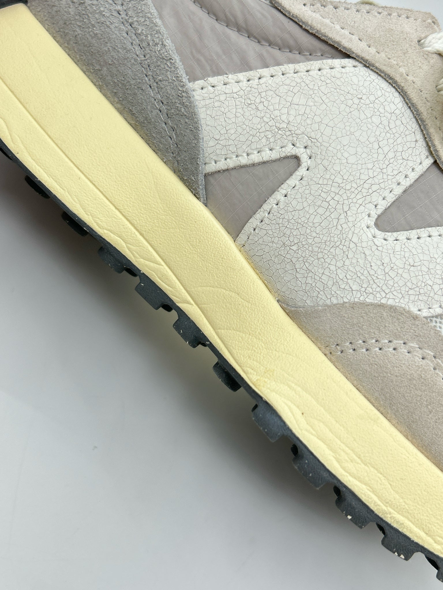 NEW BALANCE Size 7M Grey and white Women Sneakers