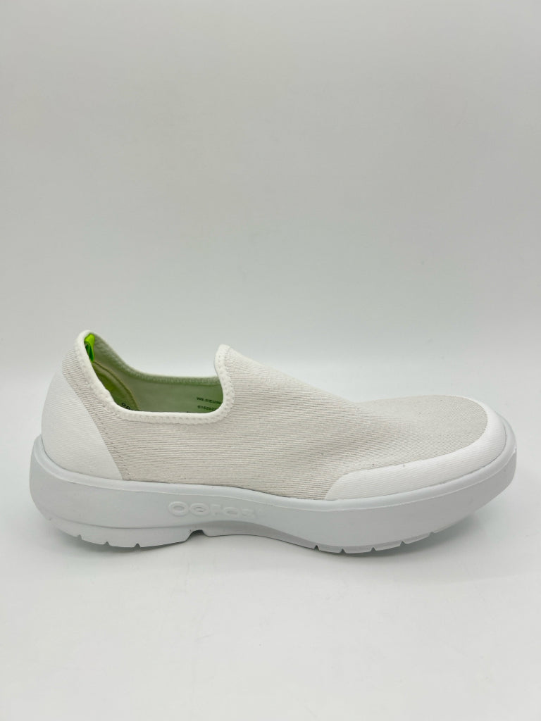 OOFOS Women Size 8.5 White Shoes