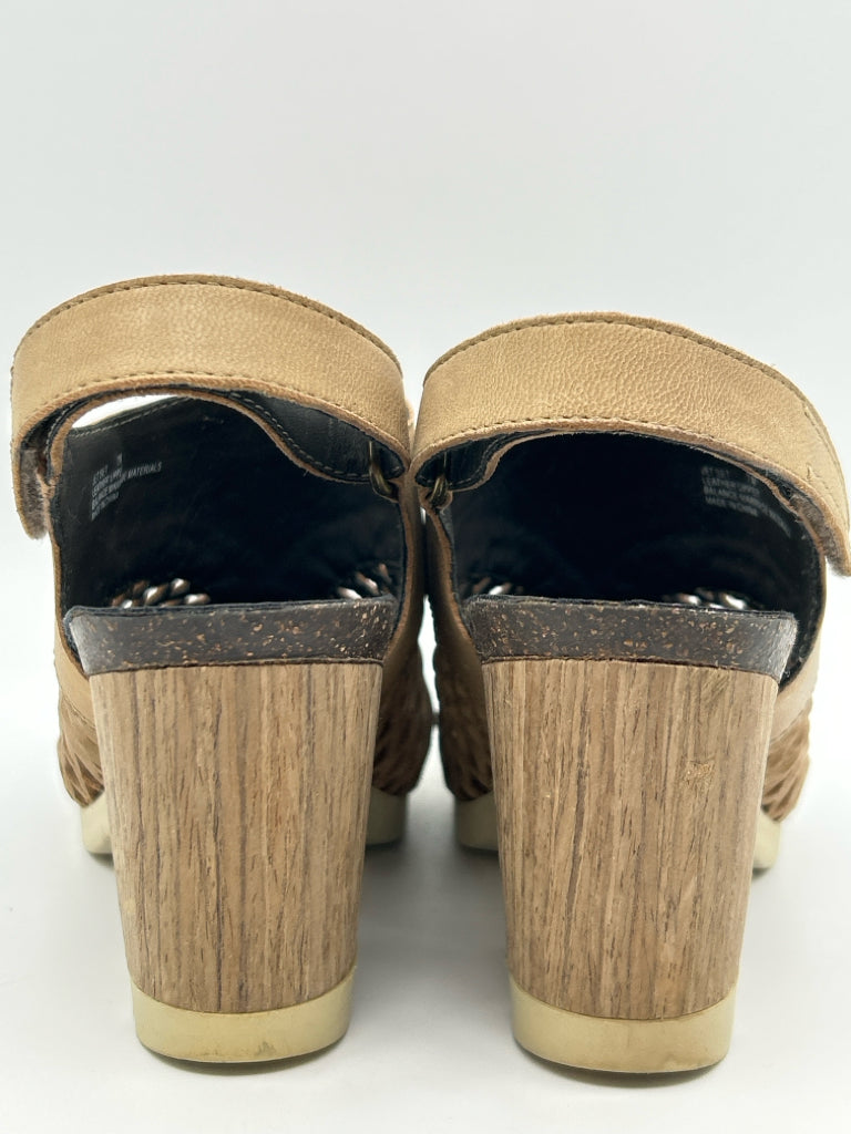 OTBT Size 7M Brown Women's Sandal