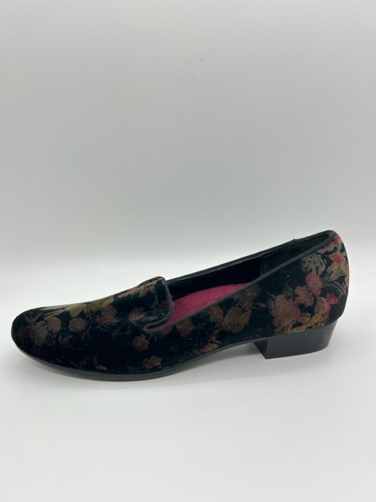 MUNRO Women Size 9.5SS Black Floral Flats