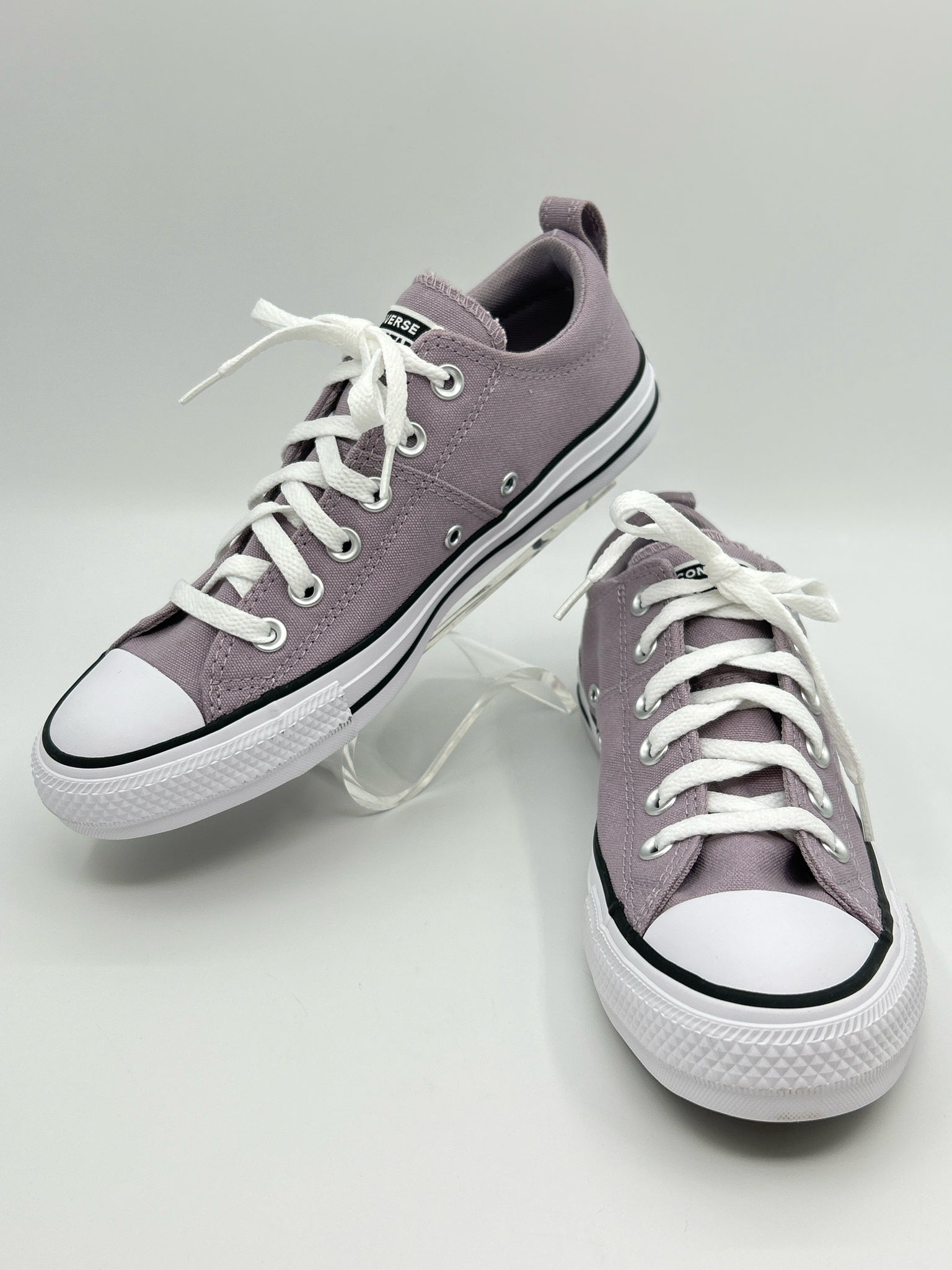 CONVERSE Size 8 Lilac Women Sneakers NWOB