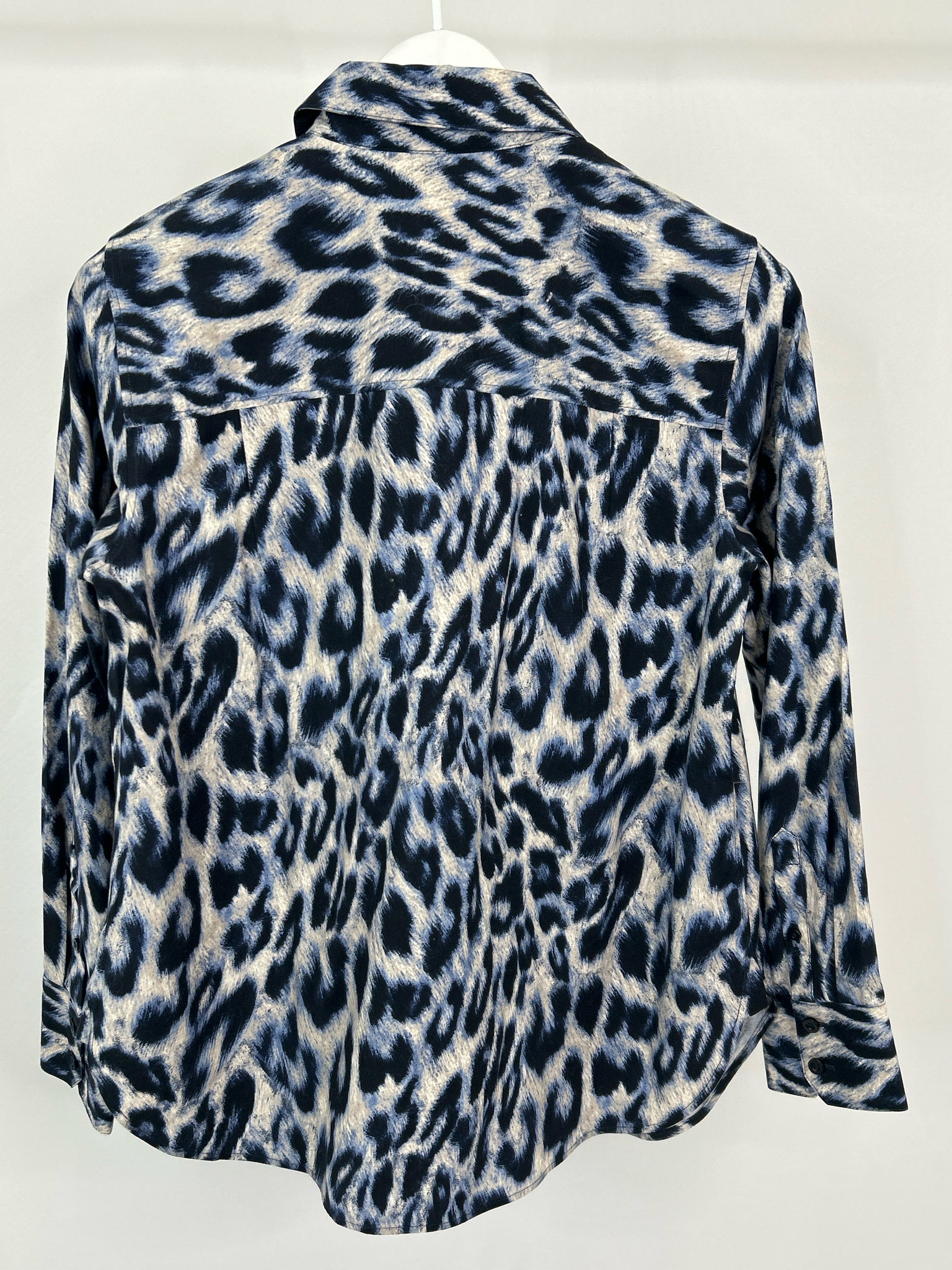 CHICO'S Size 6 Blue Print Women Shirt NWT