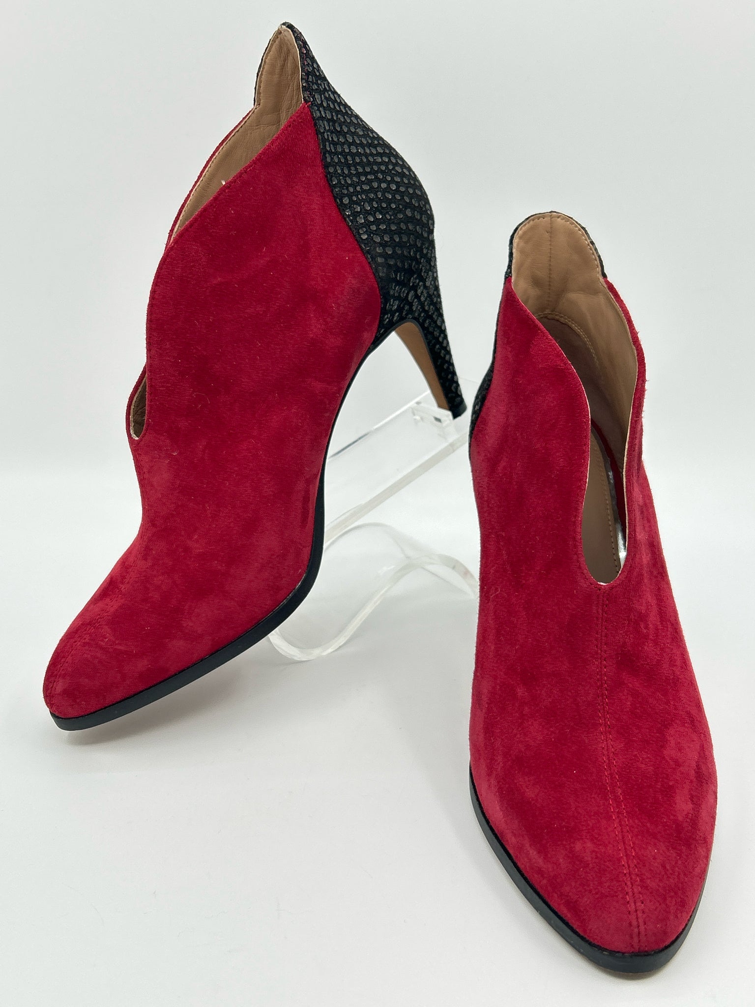 LINEA PAOLO Size 8.5M Red and Black Women Booties