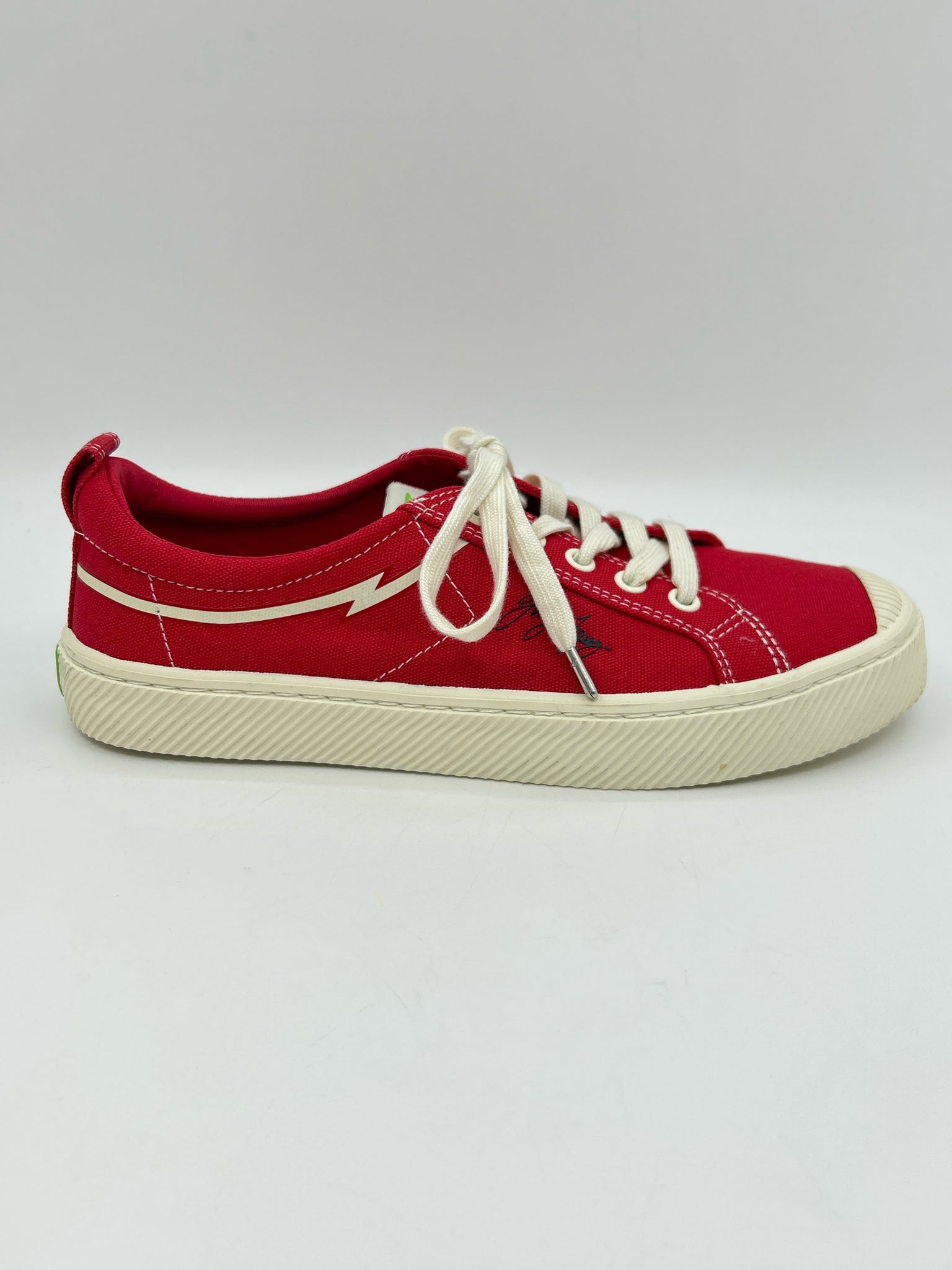 CARIUMA Size 9 red and white Women Sneakers