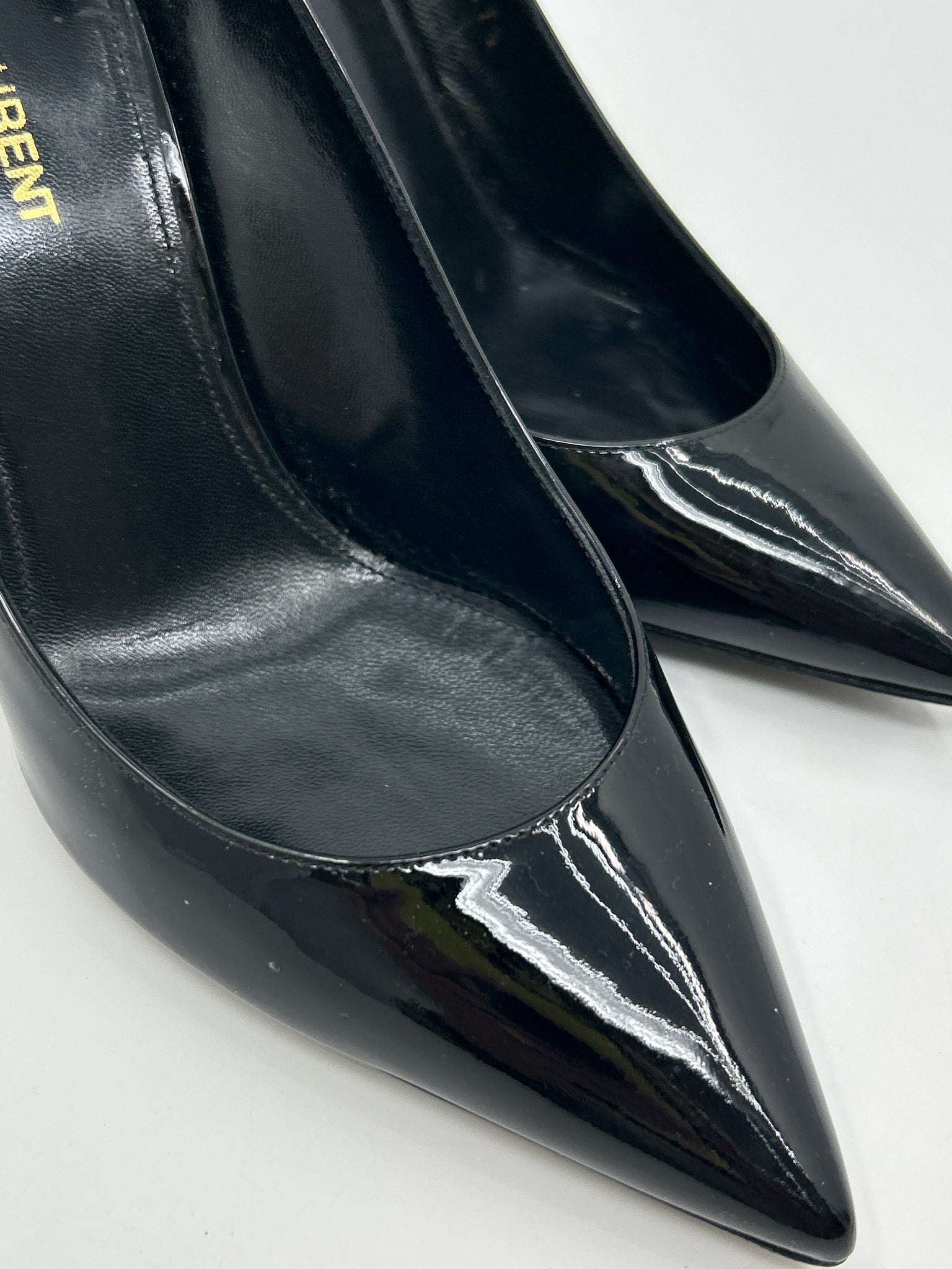 YVES SAINT LAURENT Size 37.5 Black Women Pumps