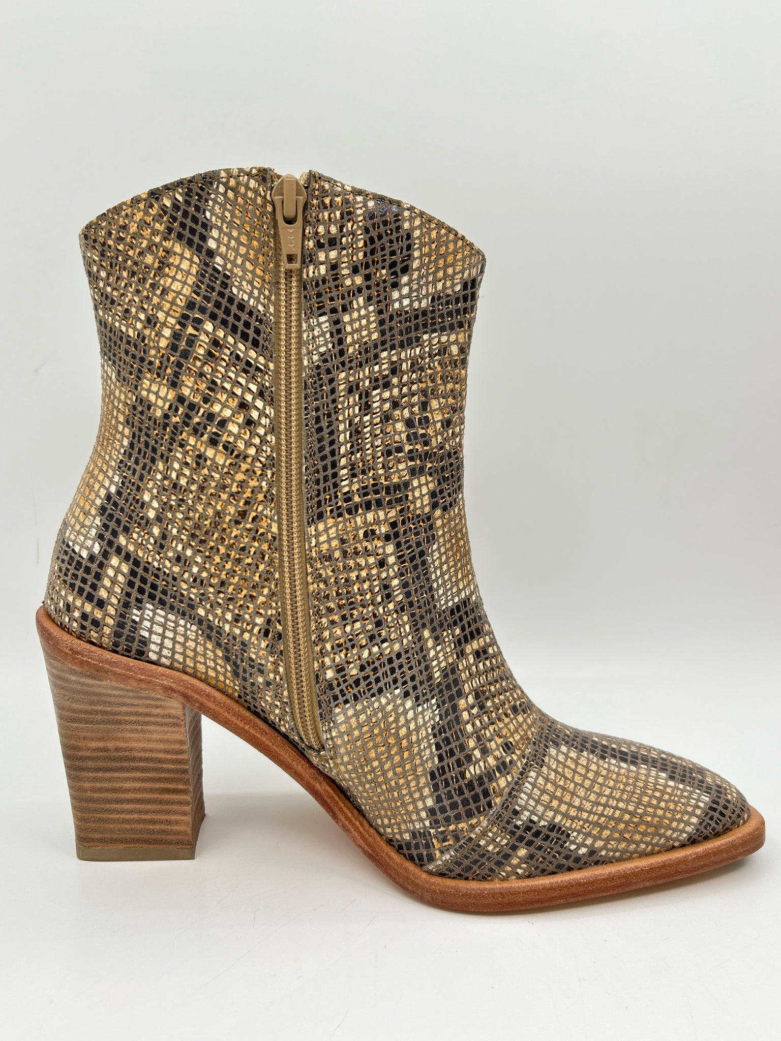 FREE PEOPLE NIB Size 39 Brown Print Women Booties