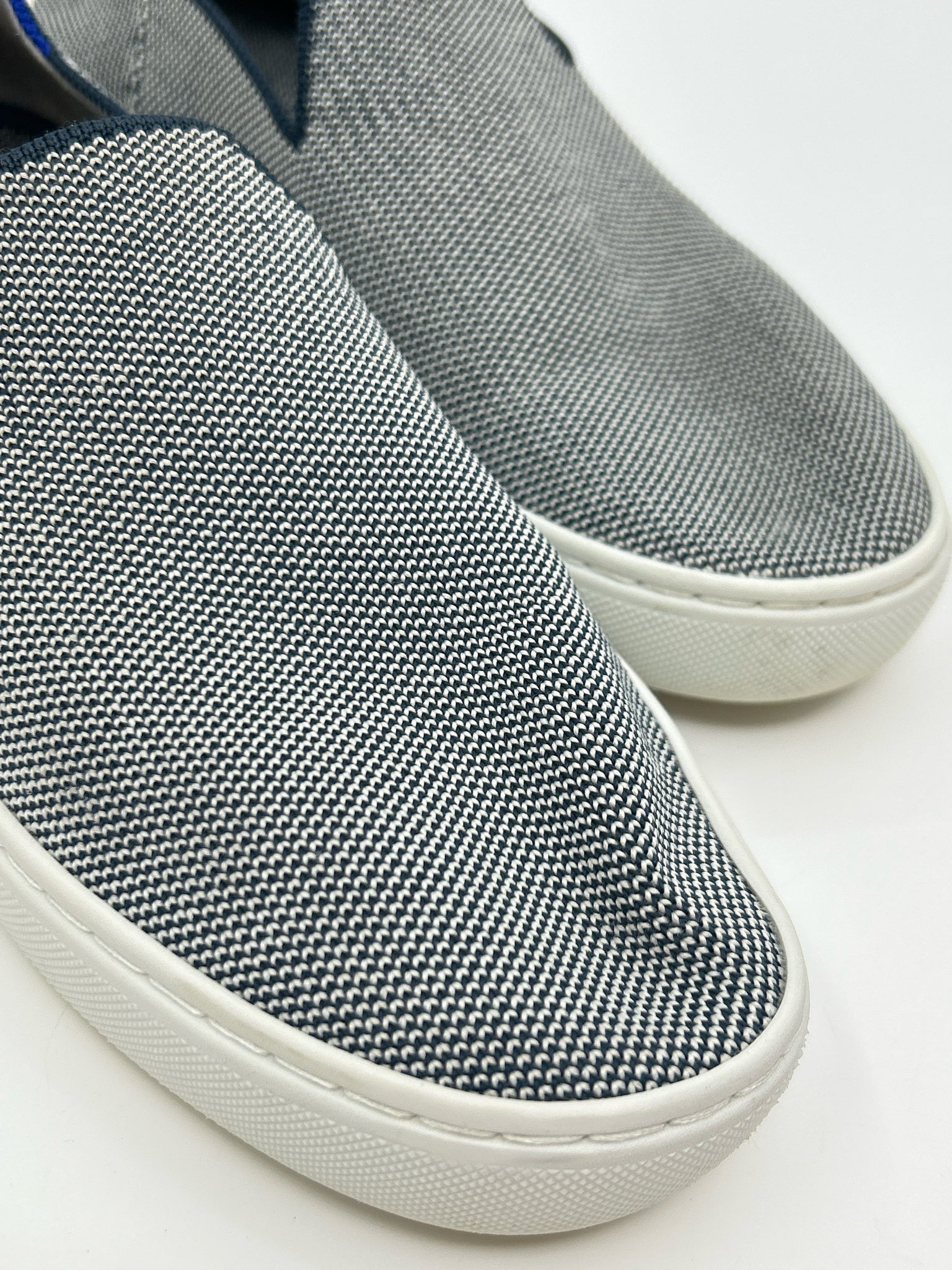 ROTHY'S Size 6.5W NAVY AND WHITE Women Sneakers