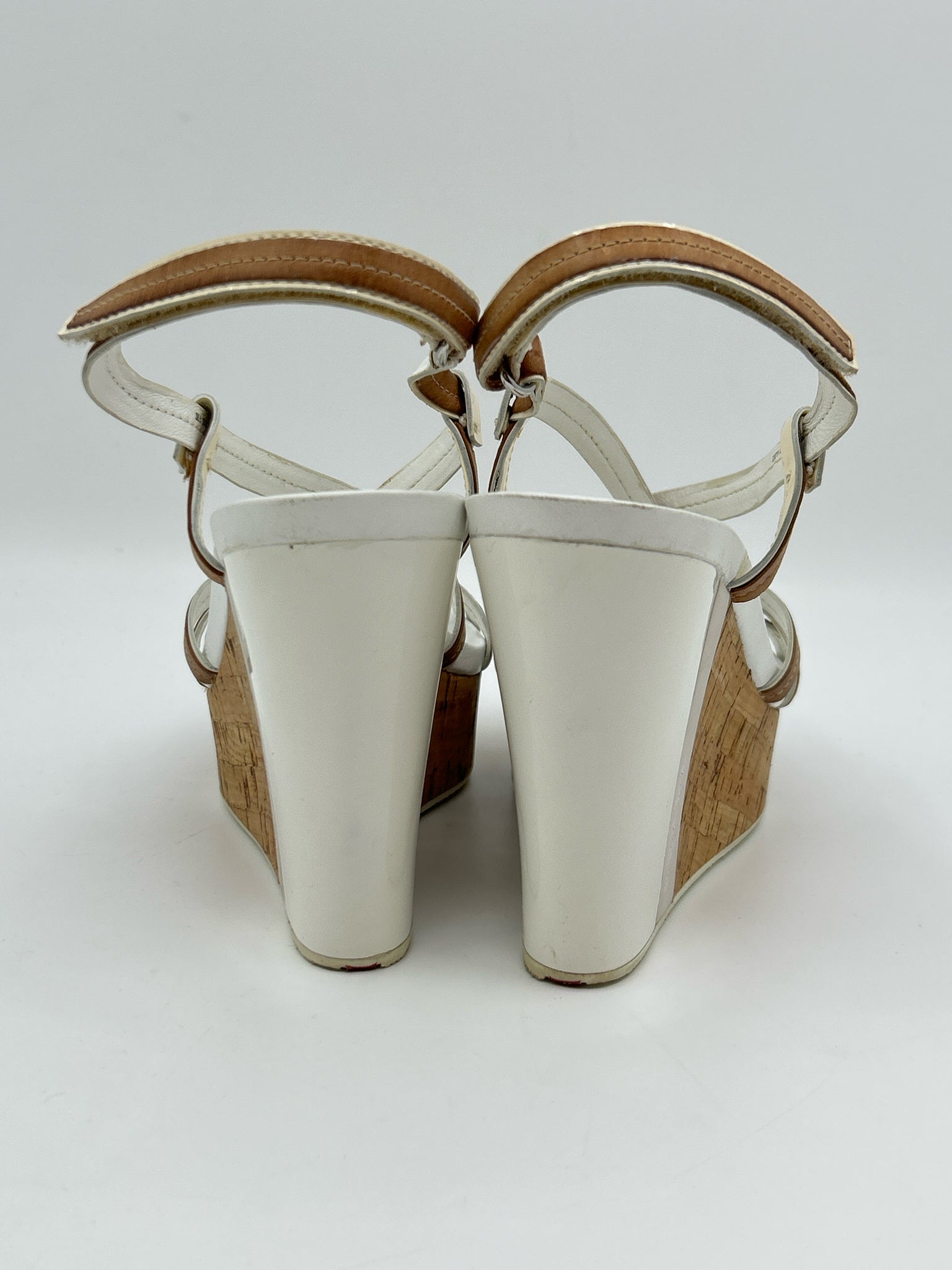 PRADA Size 38.5 TAN AND WHITE Women Sandal