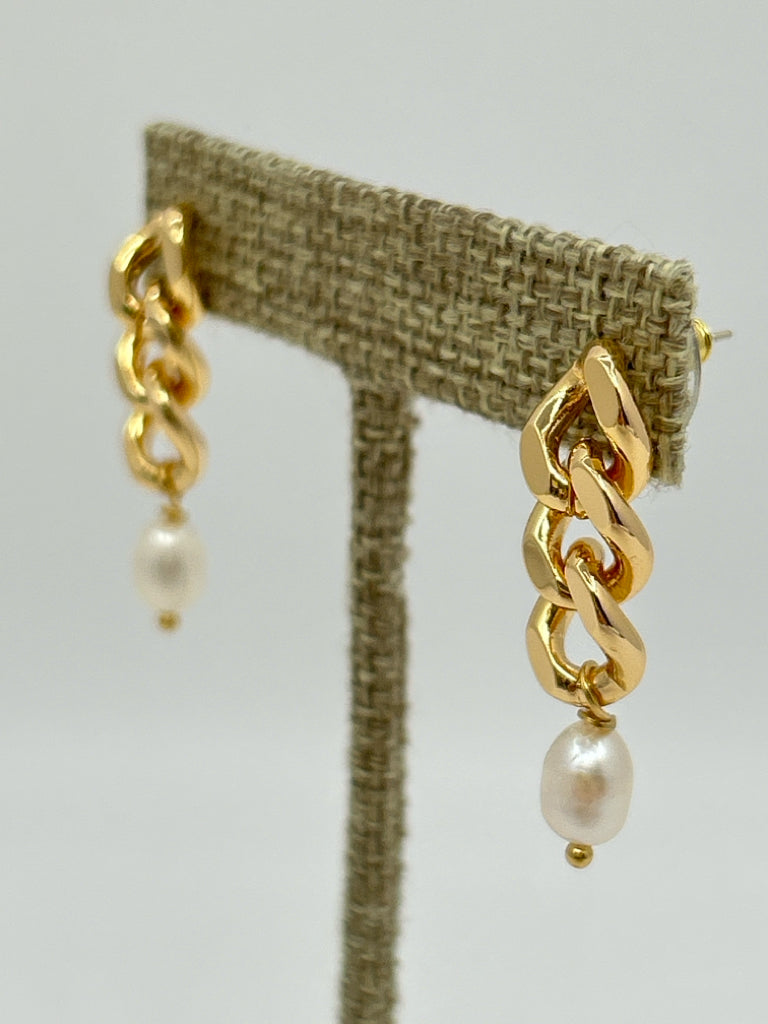 EYE CANDY Size One Size Gold and White Earrings