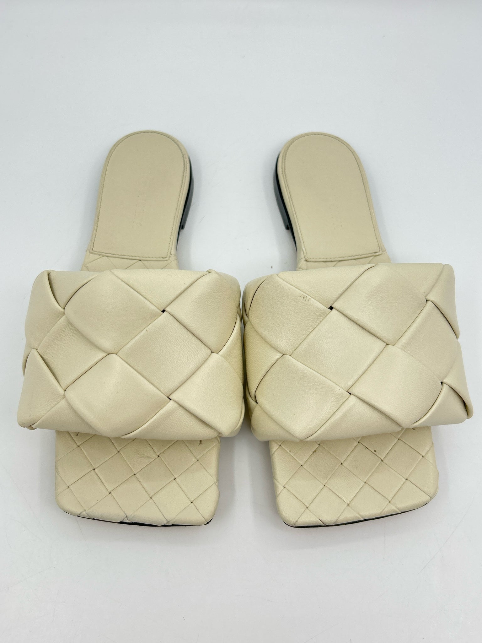 BOTTEGA VENETA Size 36/6 Cream Women Sandal