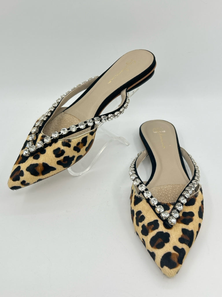 GUILHERMINA Women Size 8M Animal Print Flats