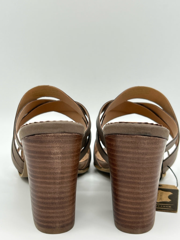 Crevo Size 9.5M Brown Women's Sandal