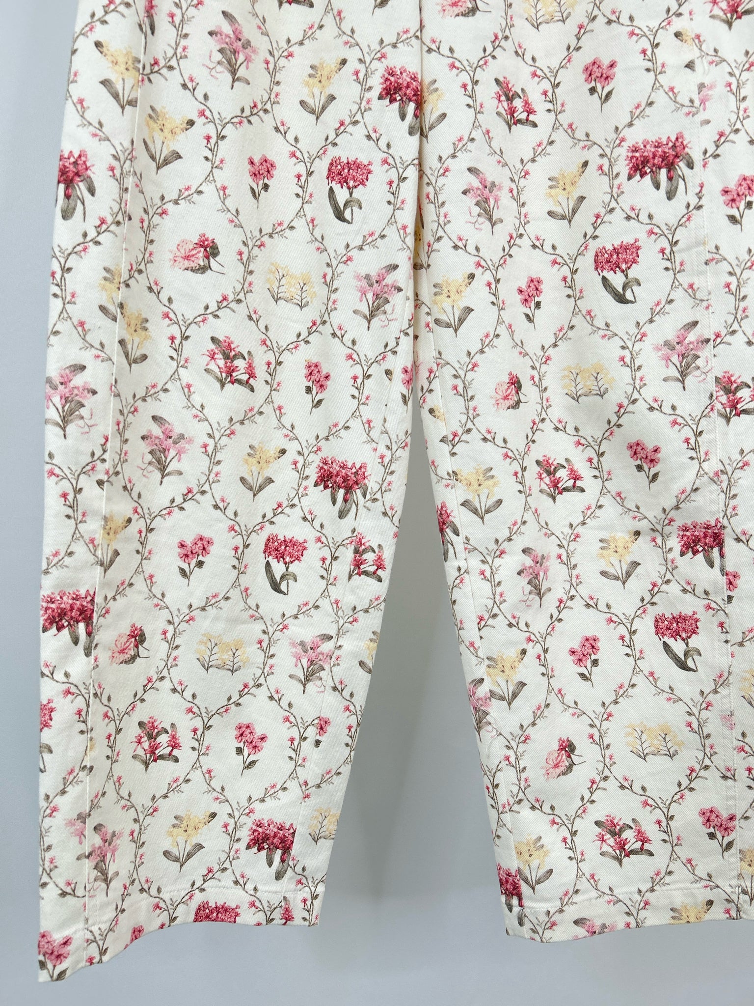 ENTRO Size S White Floral Women Pants Jeans