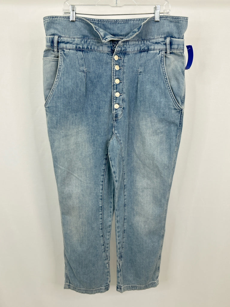 WE THE FREE Women Size L BLUE DENIM jeans