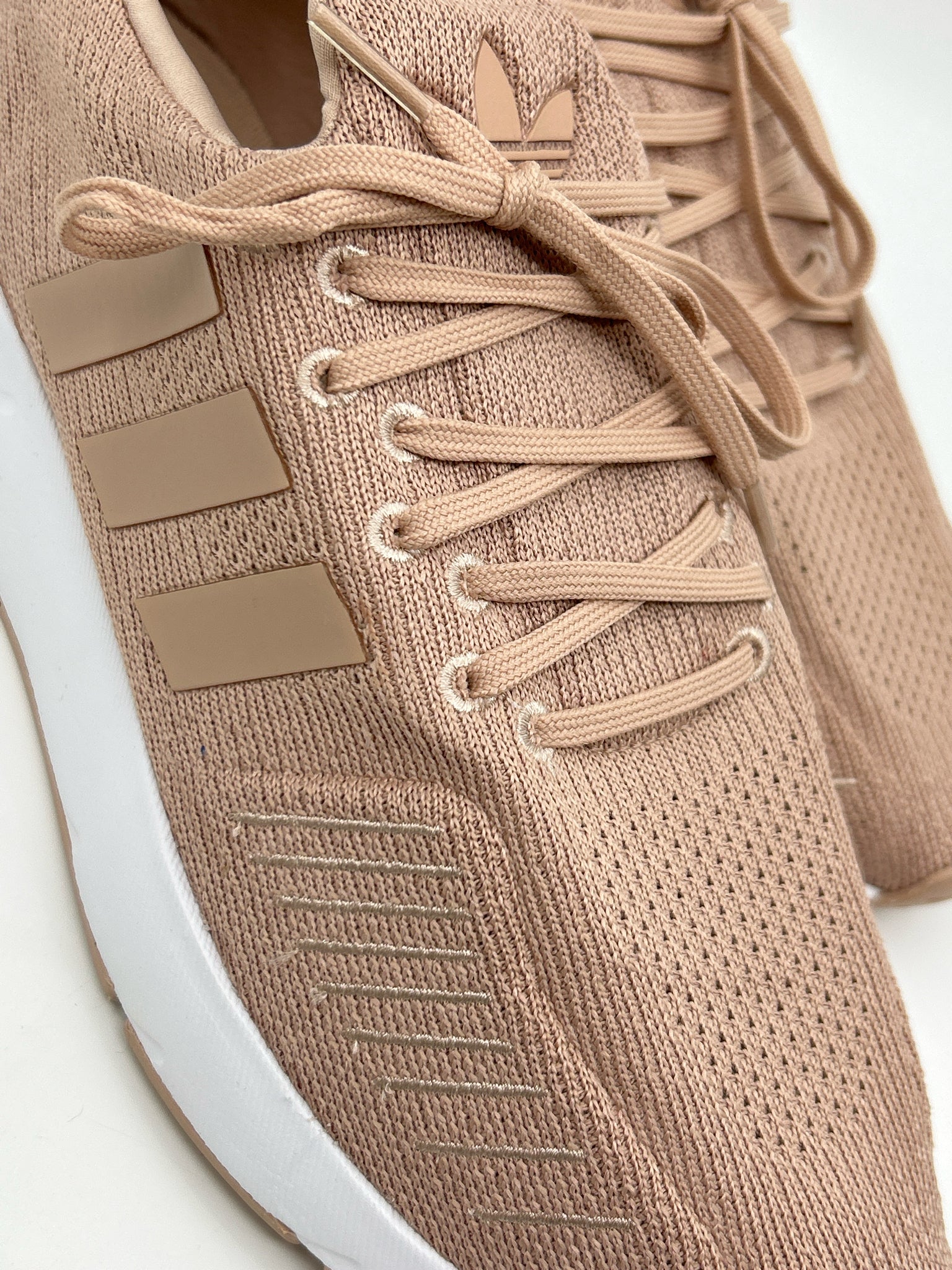 ADIDAS NWT Size 11 BLUSH Women Sneakers