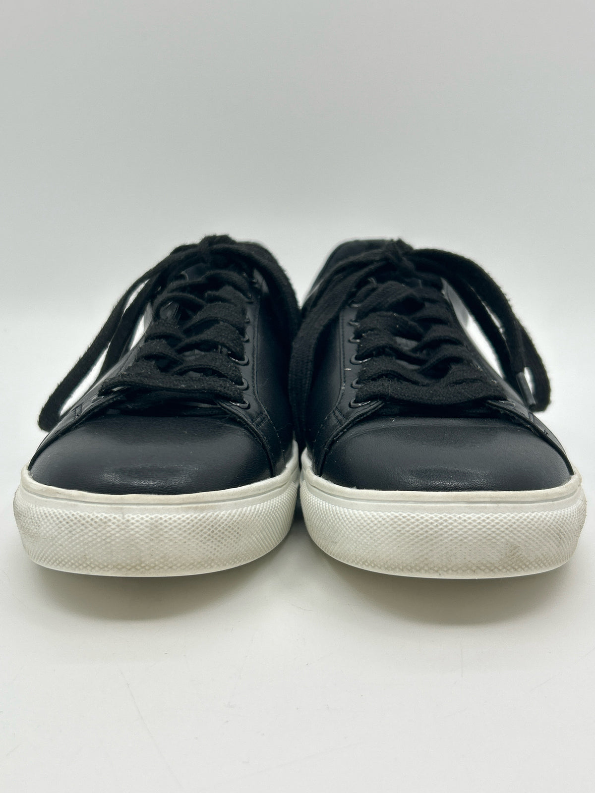 Vaila Size 9 Black Women Sneakers