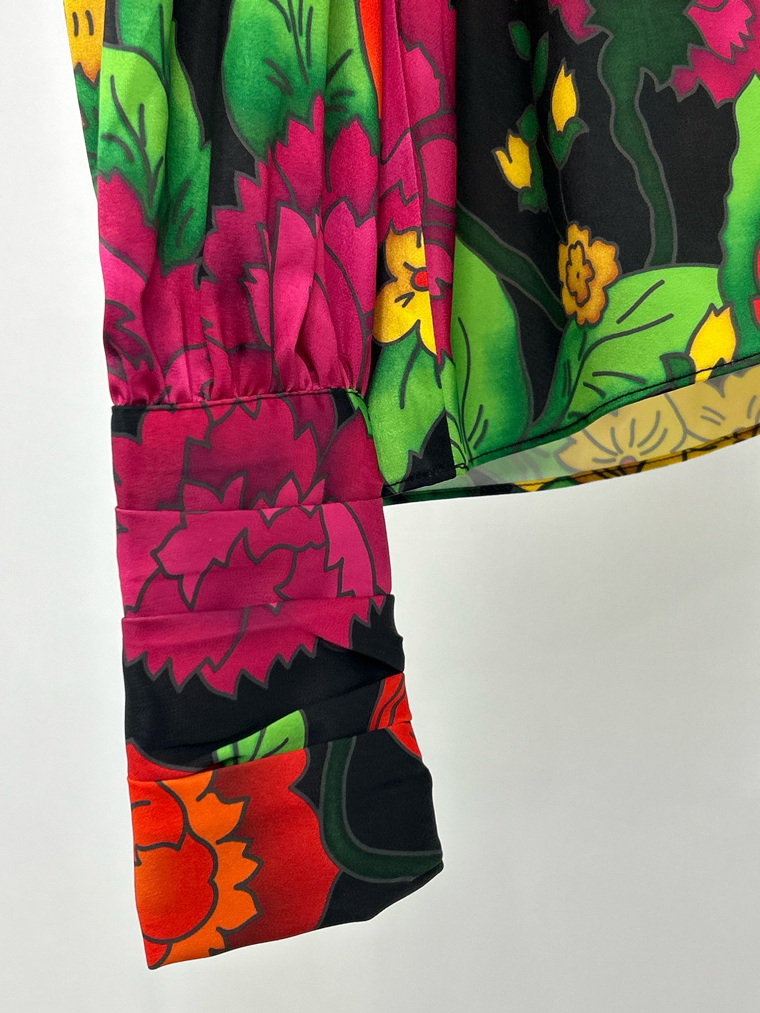 Flora Bea NWT Size S Multi-Color Women Top