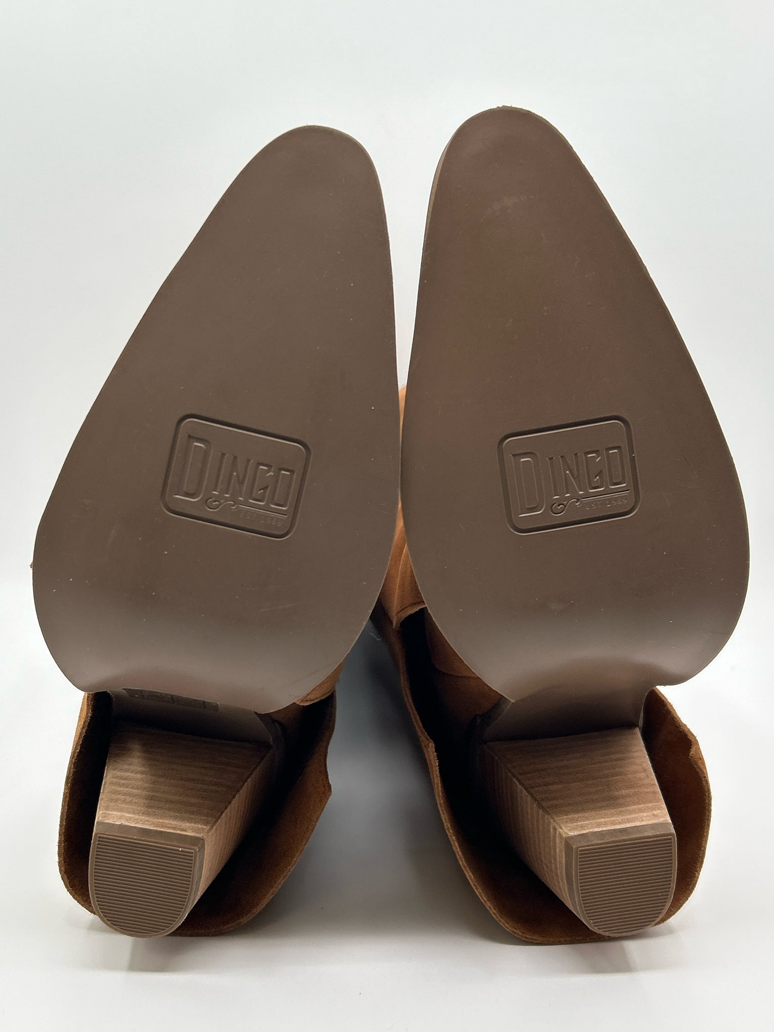 DINGO Size 8.5M Camel Women Boots