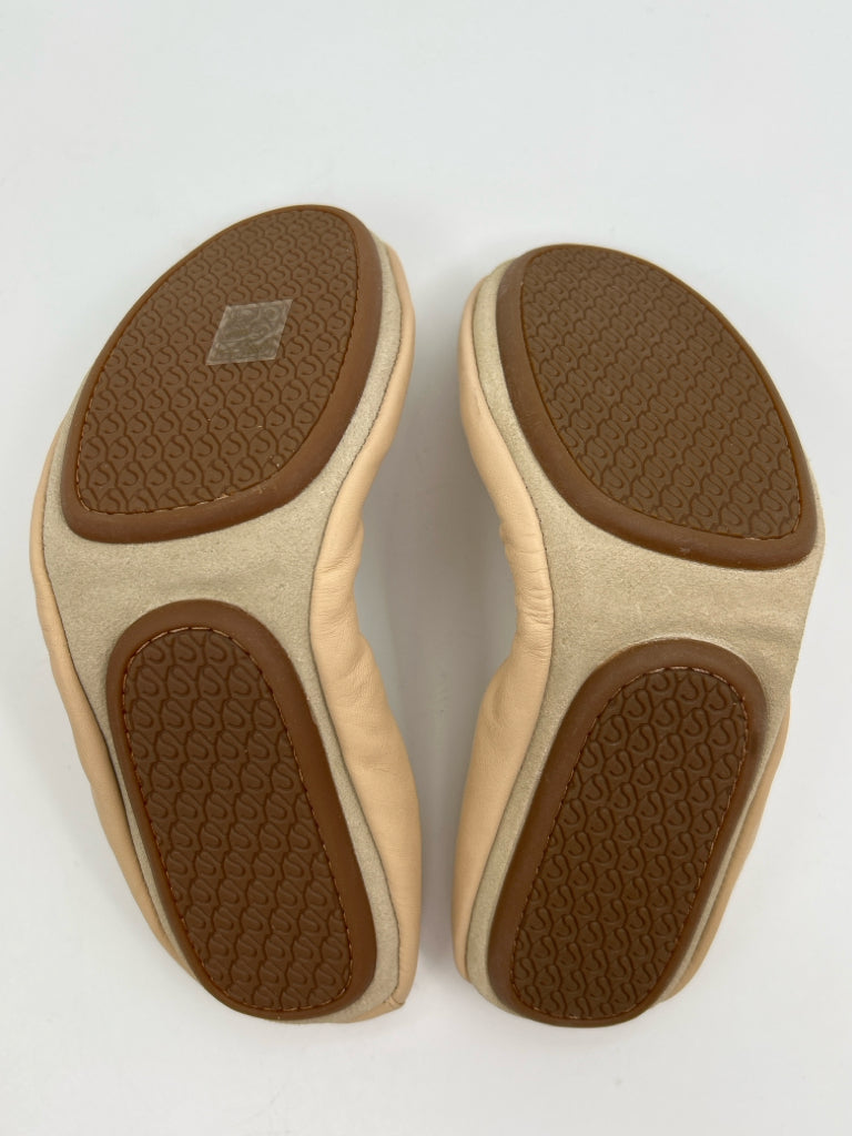 YOSI SAMRA Size 8 Cream Women's Flats