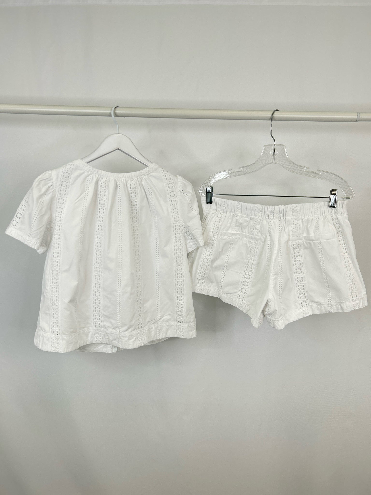 LAKE Size M White Women 2-Piece w/shorts