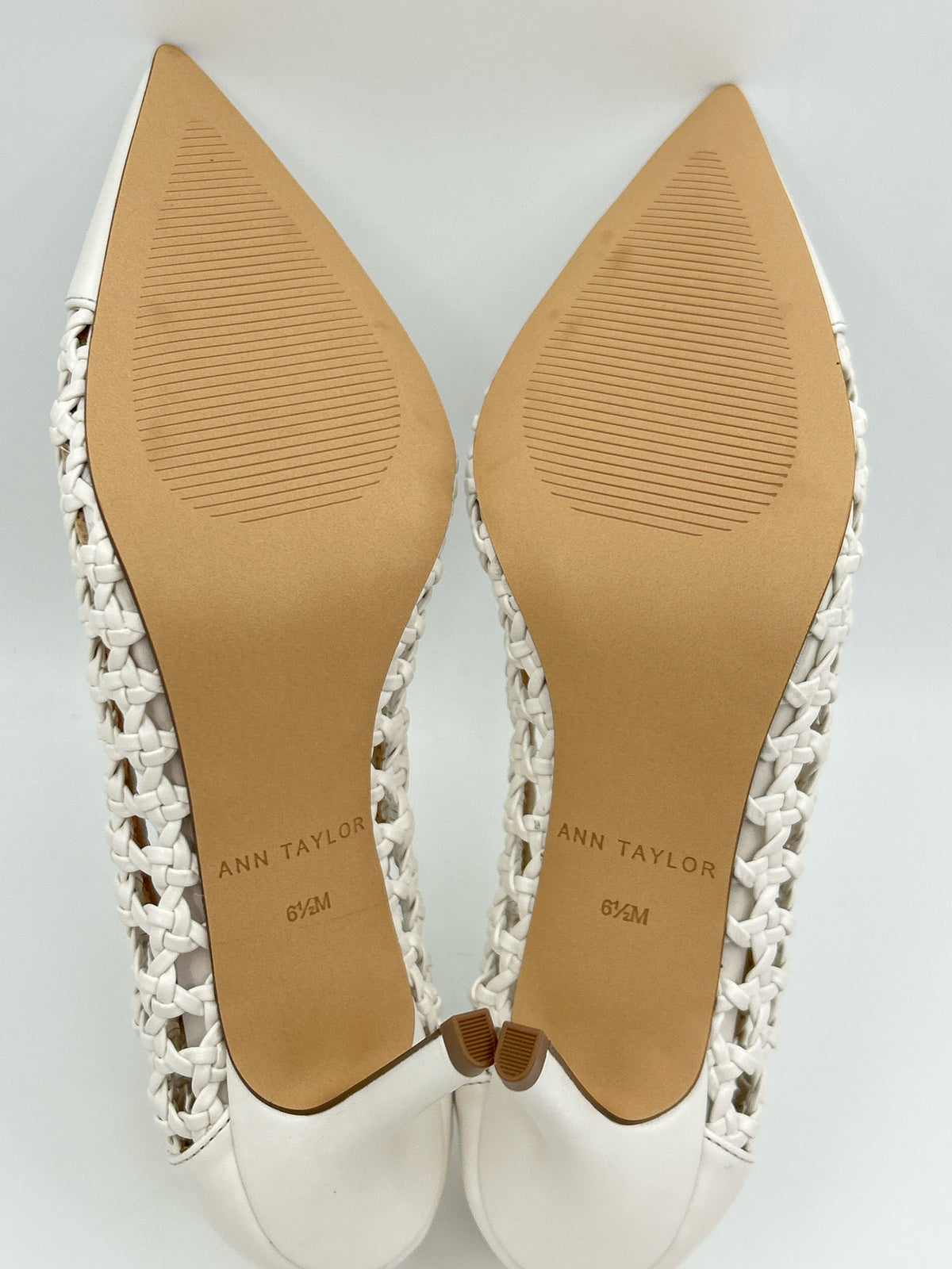 ANN TAYLOR Size 6.5 White Women Pumps