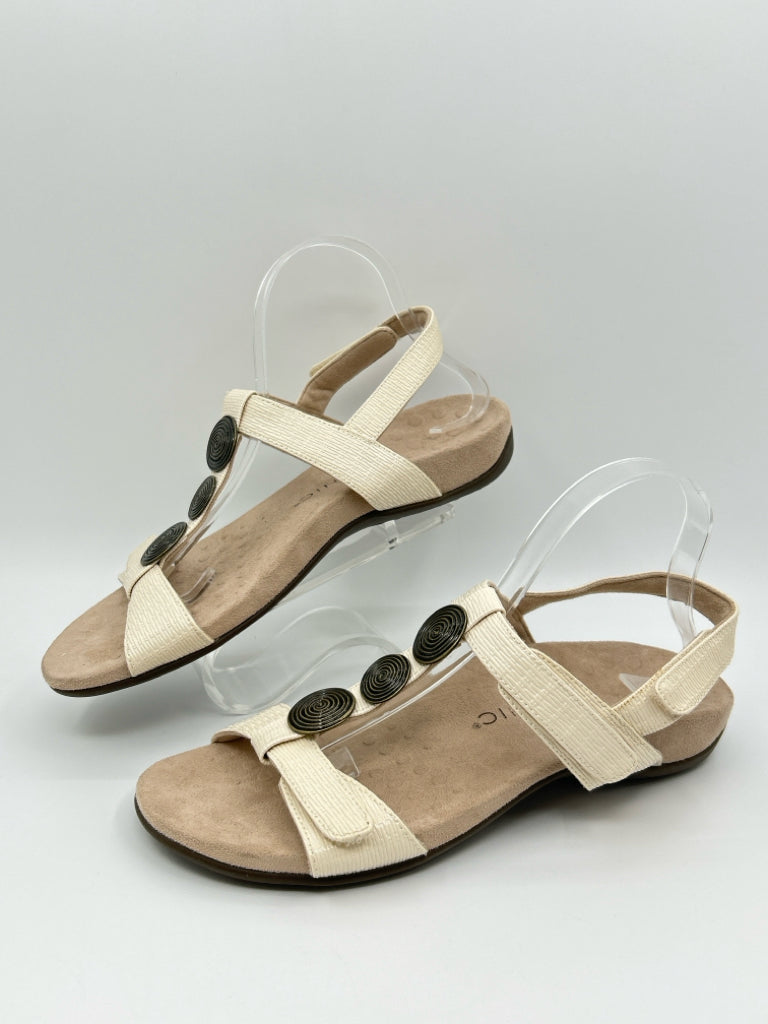VIONIC Size 10 Cream Women's Sandal