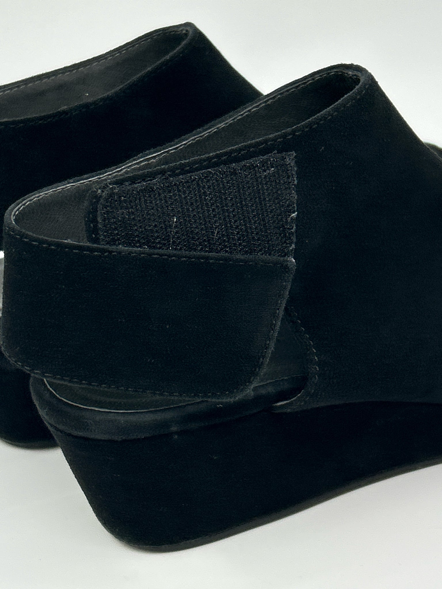 CHOCOLAT BLU Size 8 Black Women's Sandal