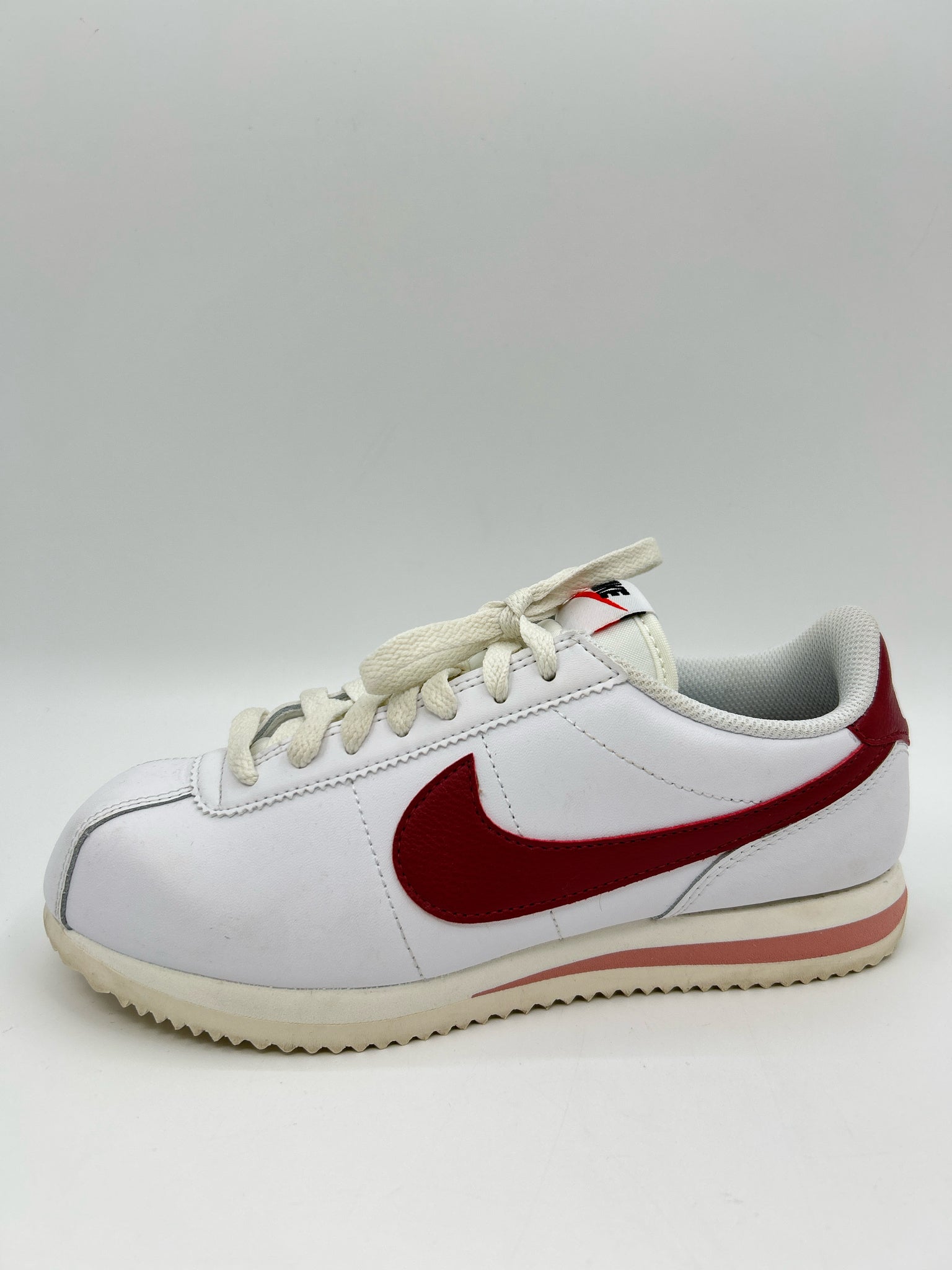 NIKE Size 7 White Women Sneakers