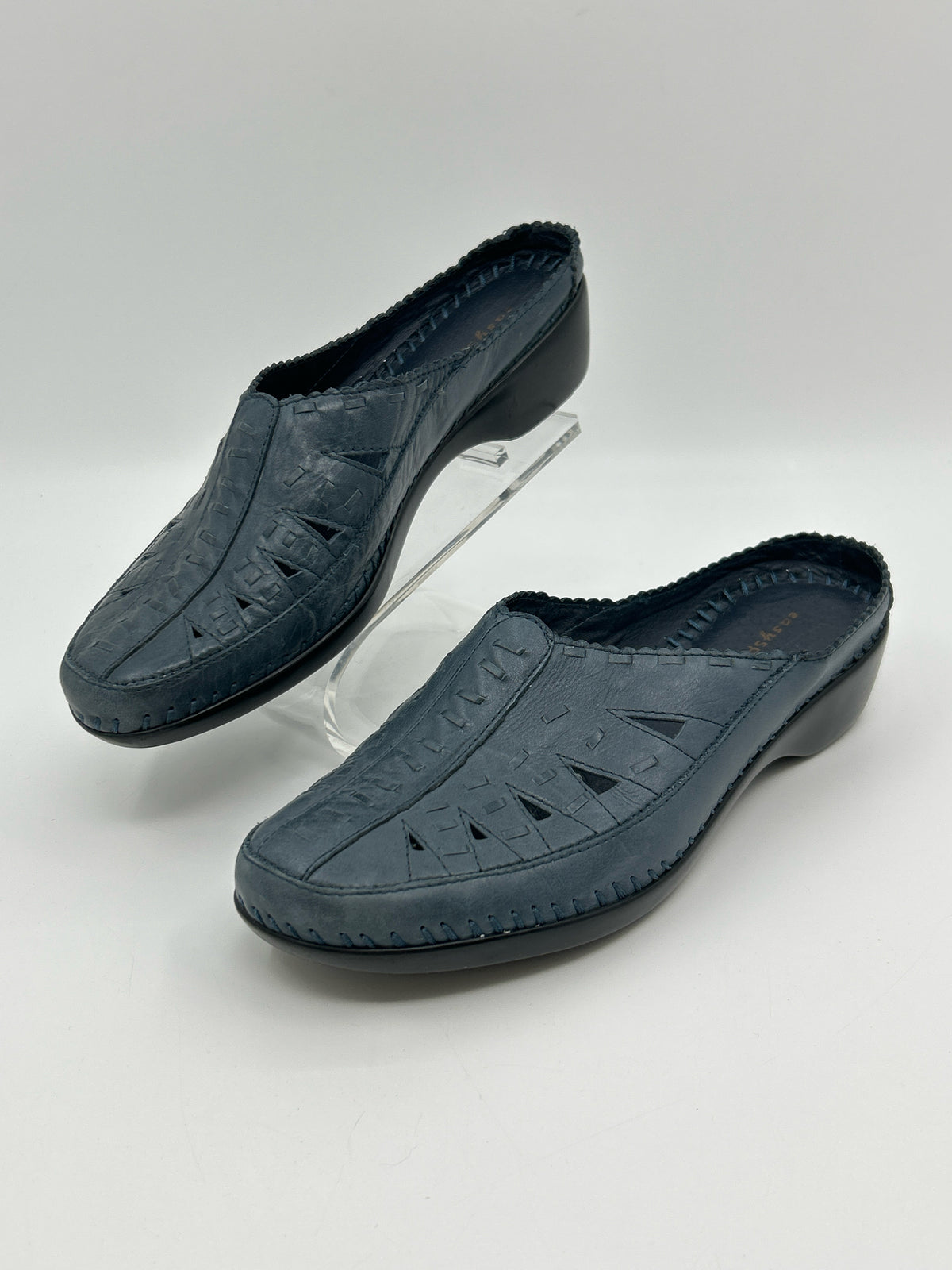 EASY SPIRIT Size 9 Blue Women Clogs