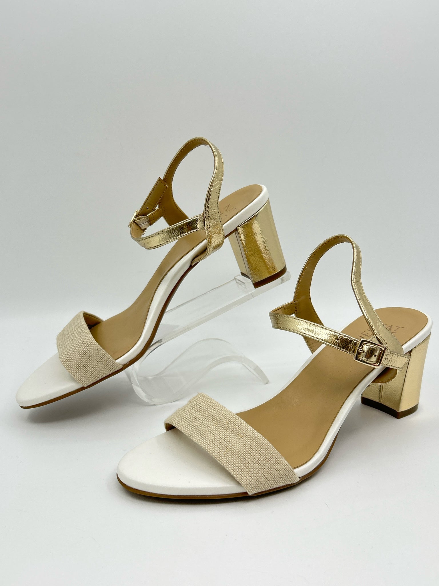 NATURALIZER Size 9M White Women Sandal