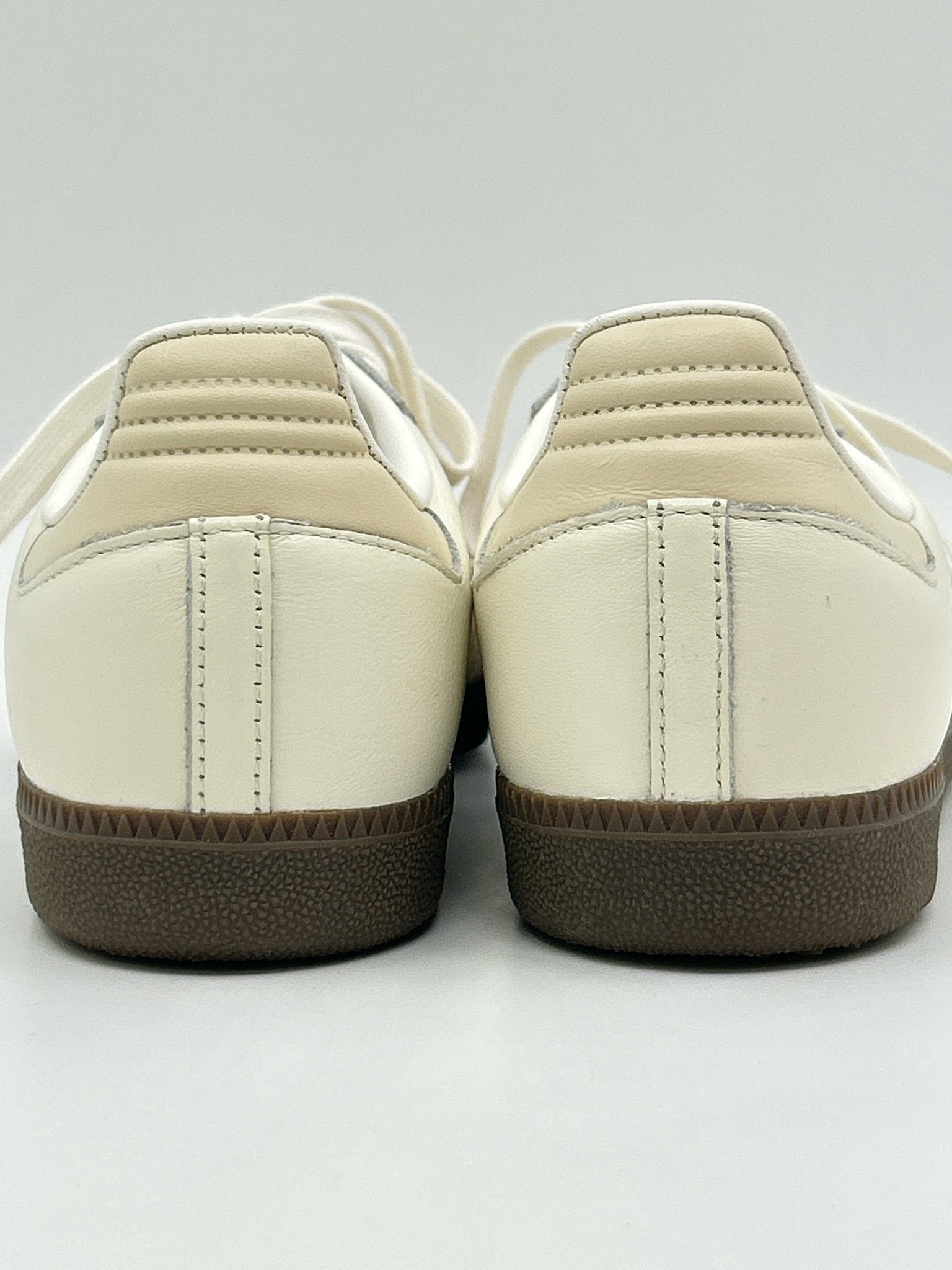 ADIDAS Size 9 off white Women Sneakers