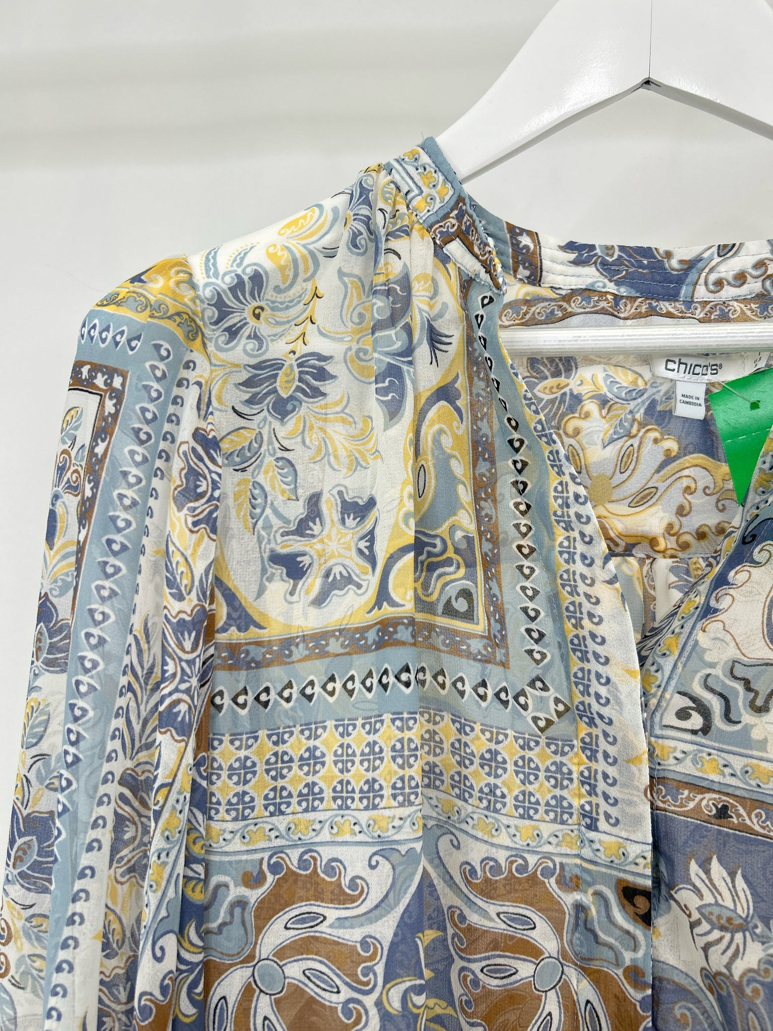 CHICO'S Size 8 BLUE AND YELLOW Women Blouse