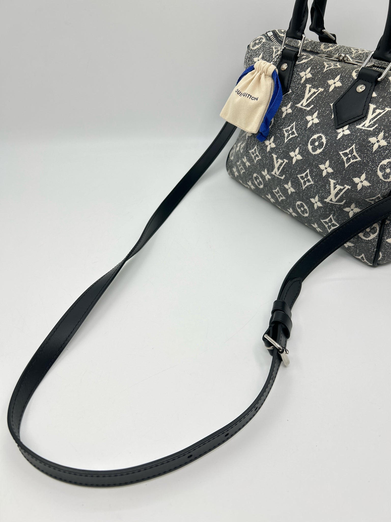LOUIS VUITTON Black and White Women Purse