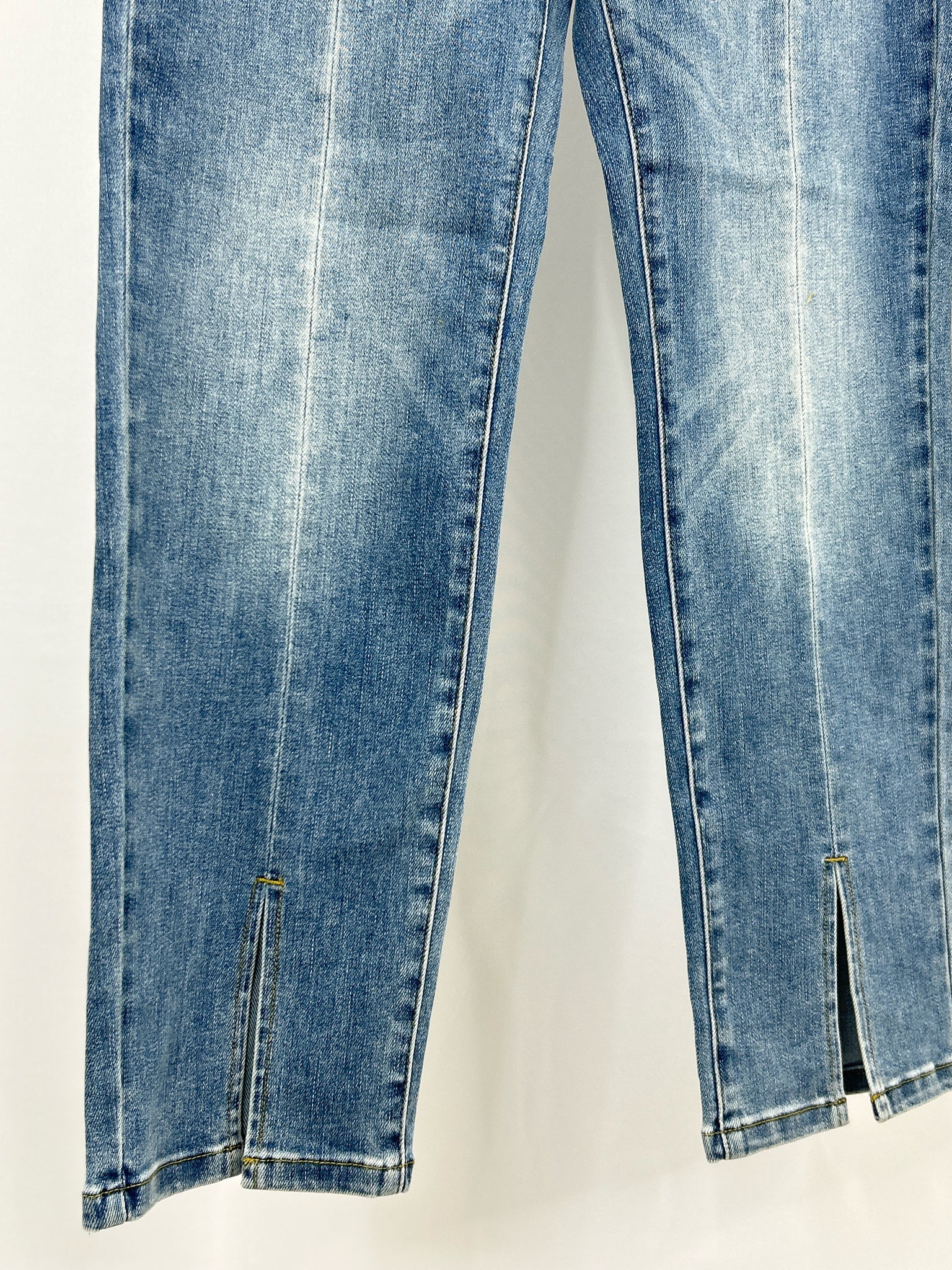 JUDY BLUE Size 11/30 LIGHT BLUE DENIM Women jeans