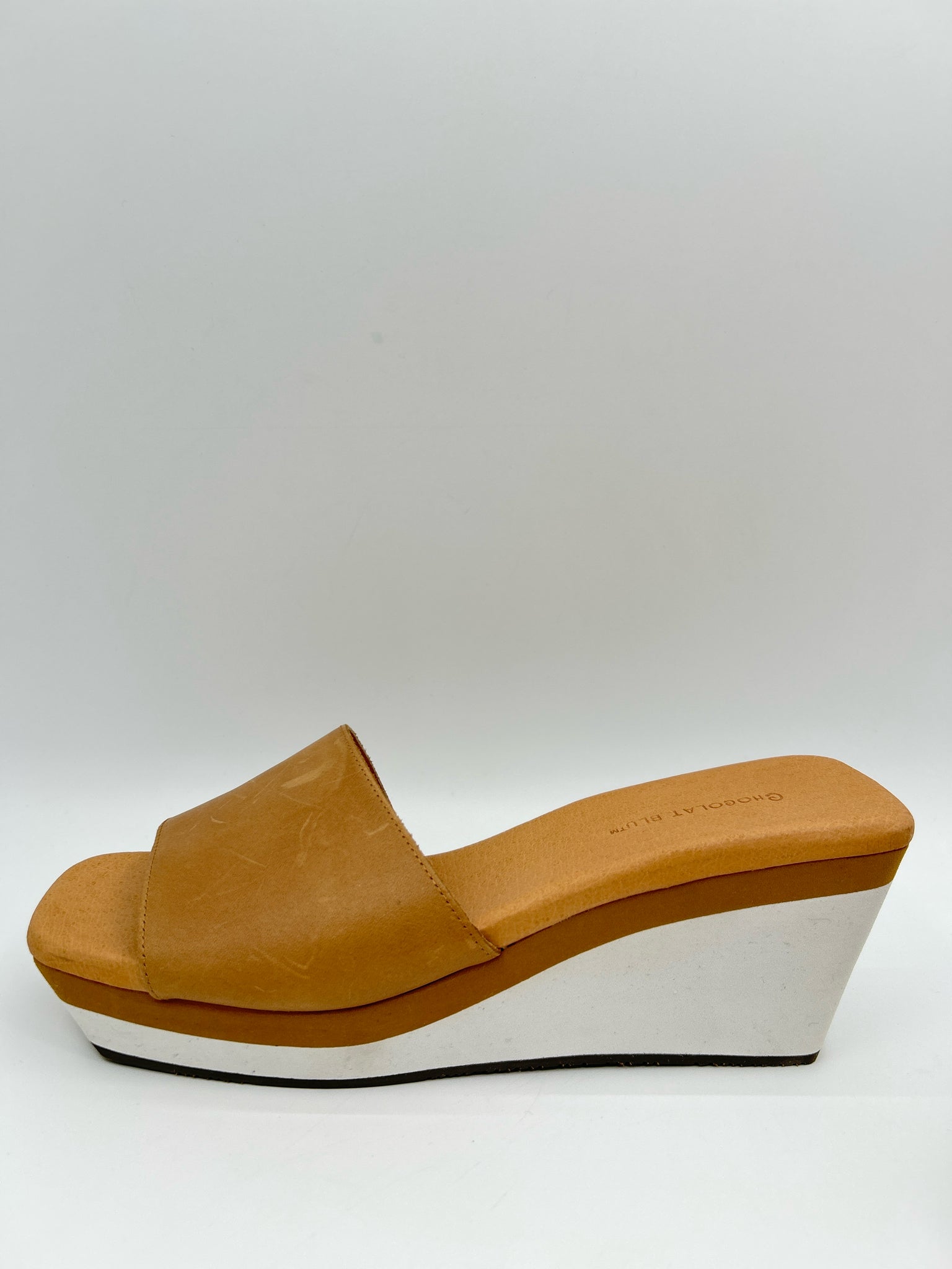 CHOCOLAT BLU Size 39/8 Beige Women Sandal