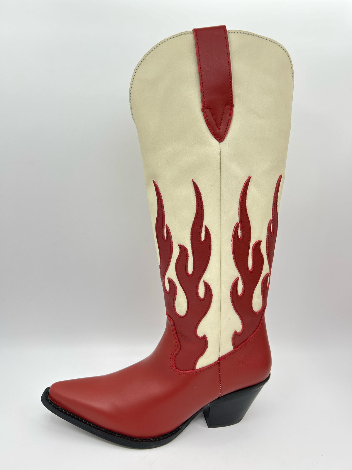 DINGO Size 8.5M Red & Cream Women Boots