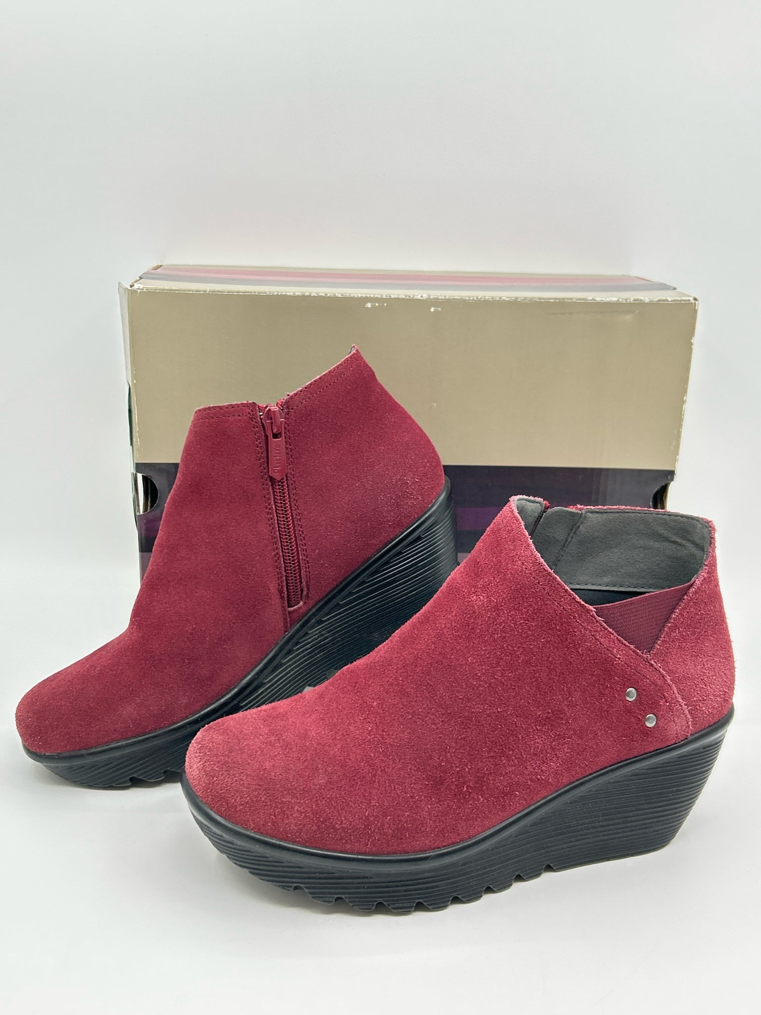 skechers Size 7.5 Burgundy Women Booties