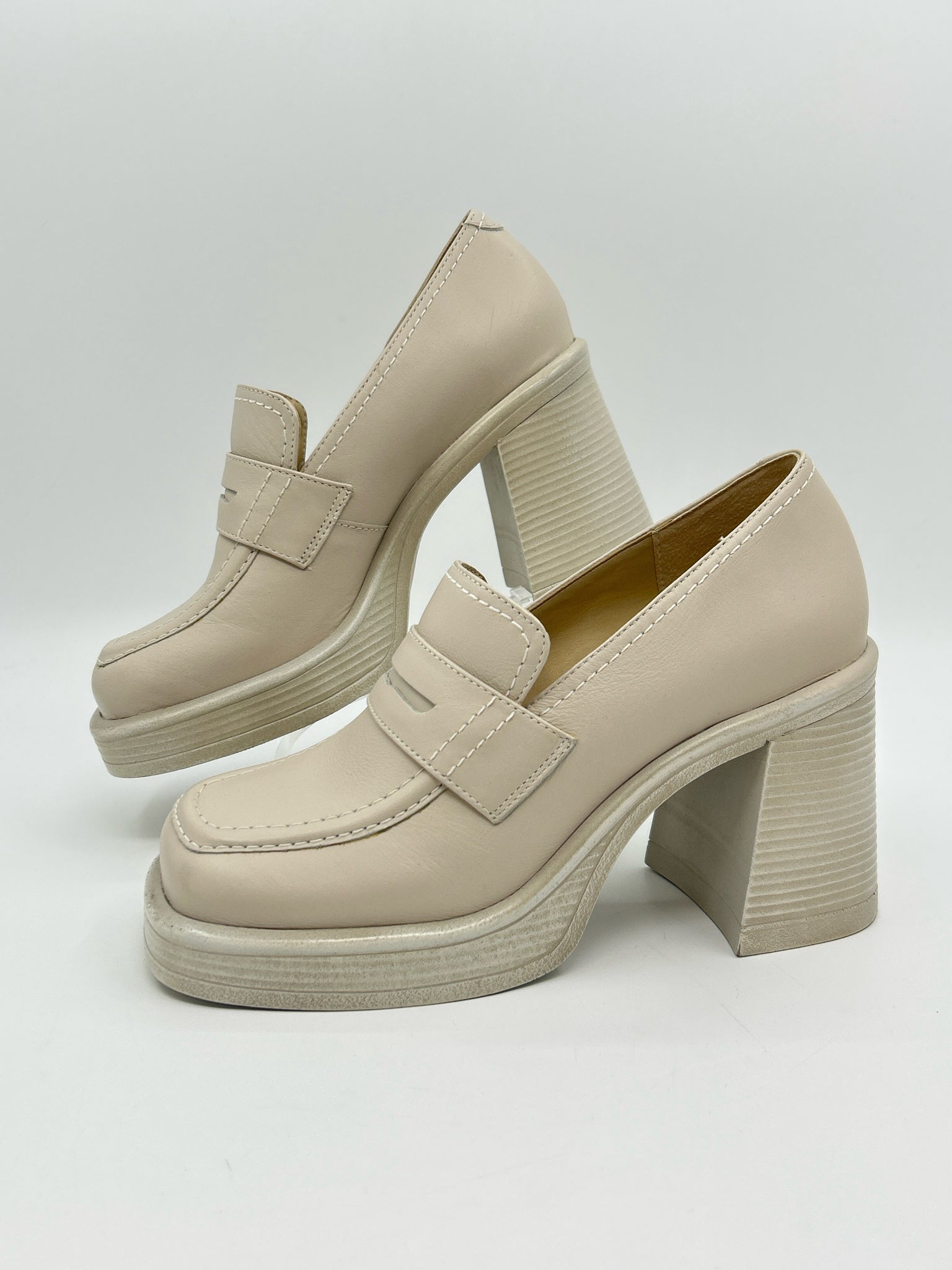 STEVE MADDEN Size 7.5 Chalk Women Loafer