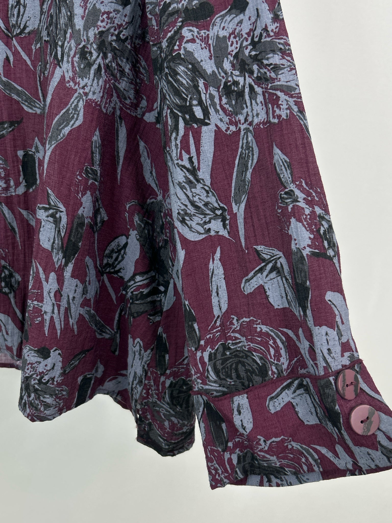 HABITAT Size L PURPLE FLORAL Women Top