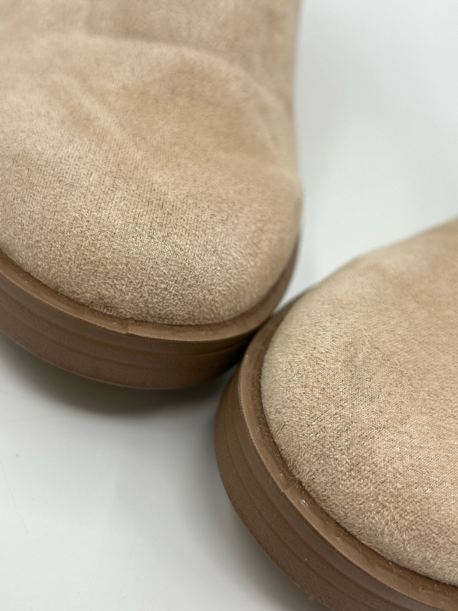 BZEES Size 9M Beige Women Booties
