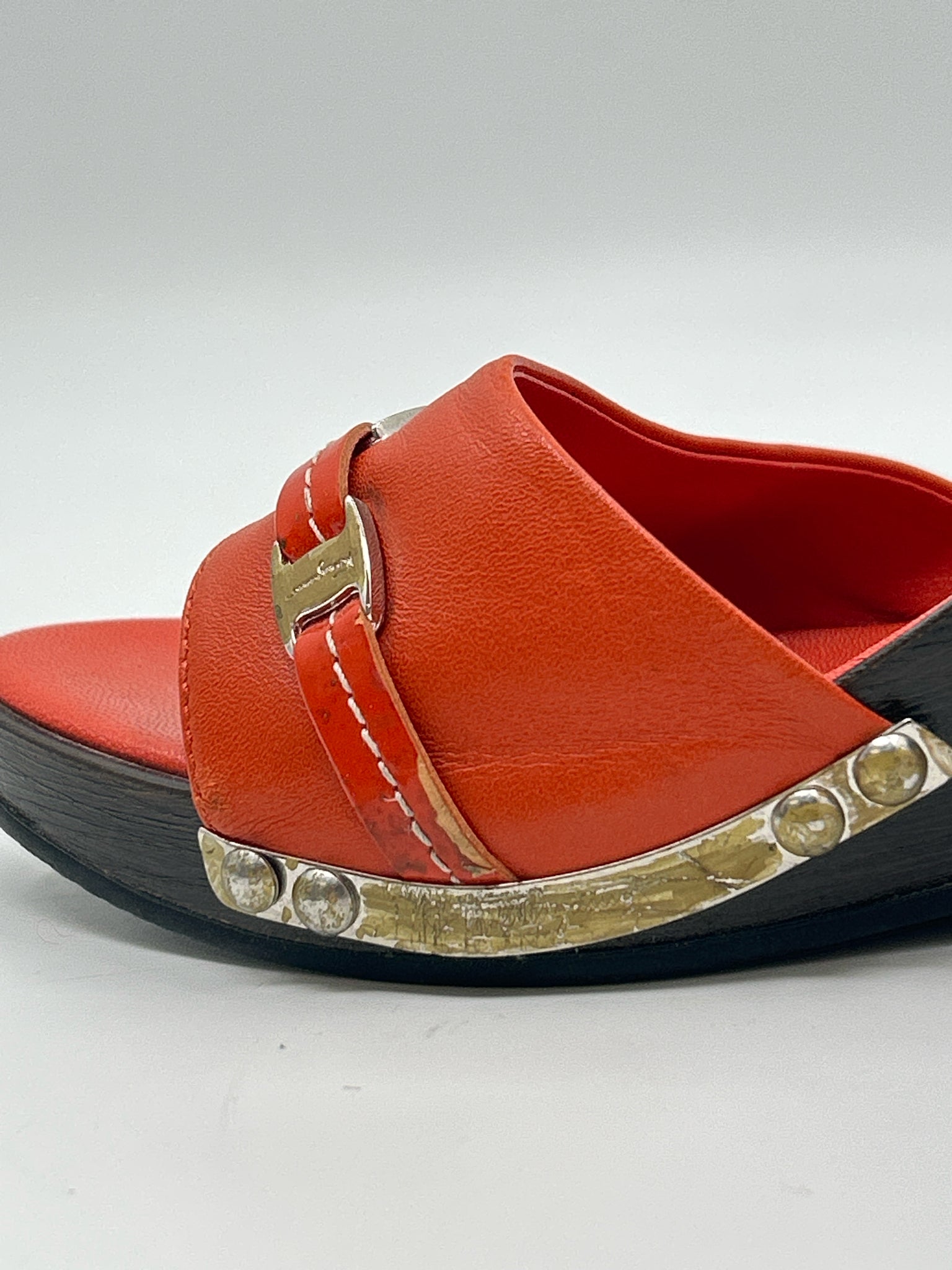 SALVATORE FERRAGAMO Size 7B Orange Women Sandal