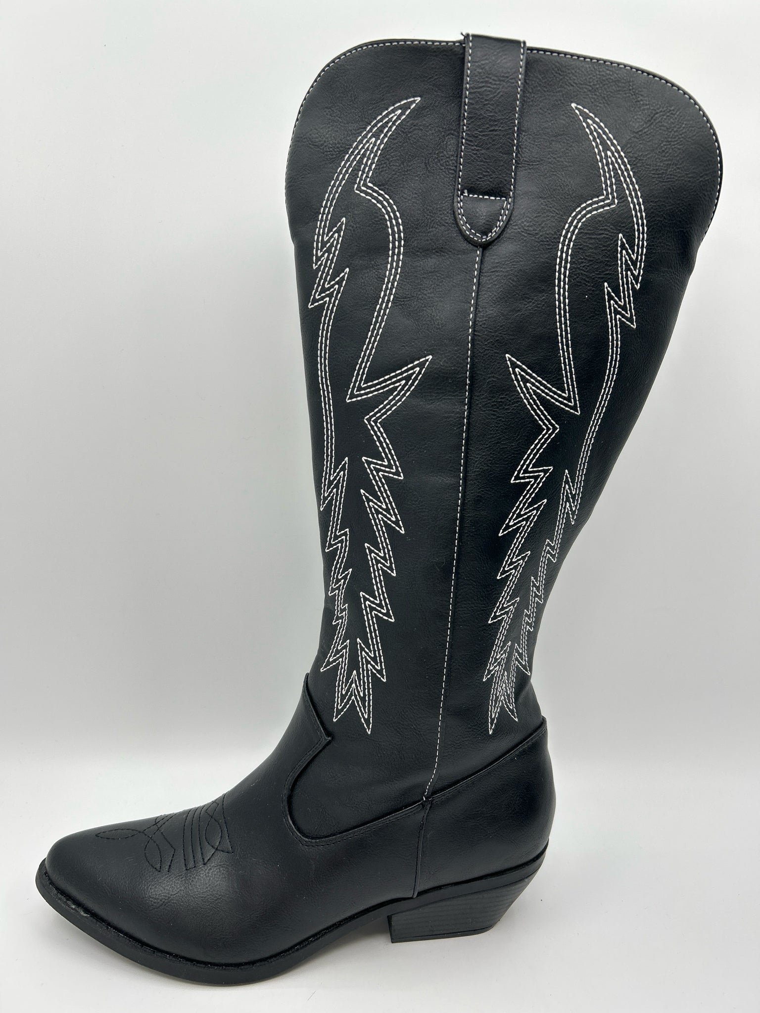 SODA Size 8 Black Women Boots