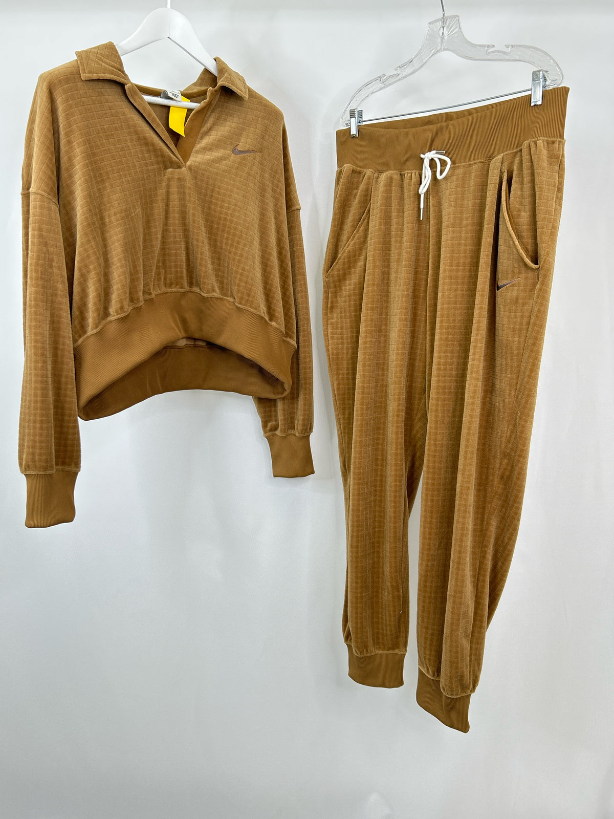 NIKE Size L Brown Women 2-Piece w/pants