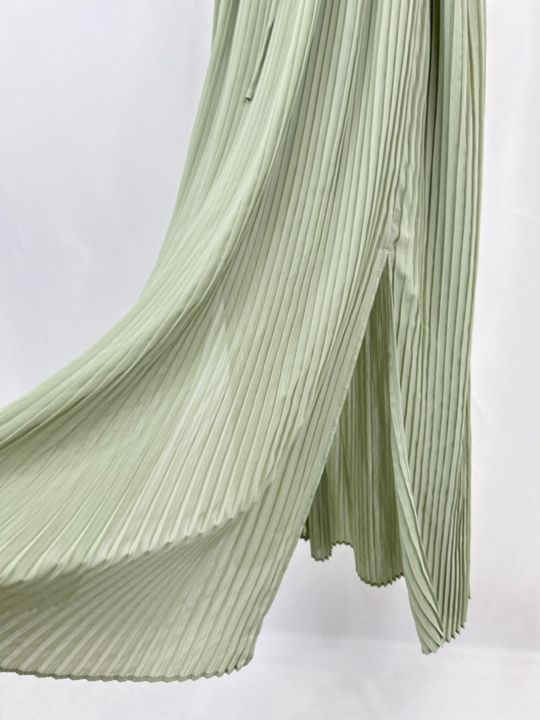 BANANA REPUBLIC Size M light green Women's Dress NWT