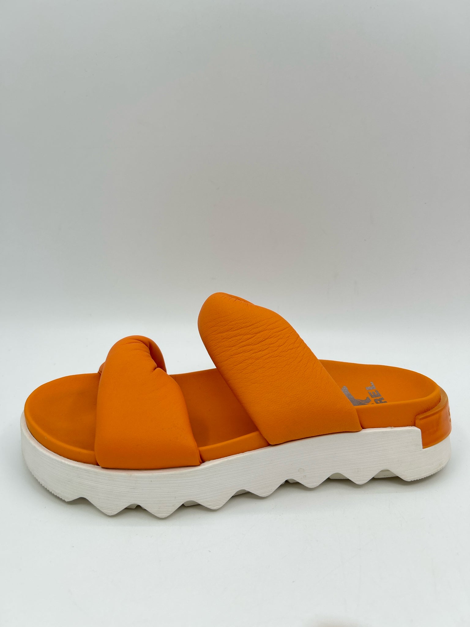 SOREL Size 6.5 Orange Women Sandal
