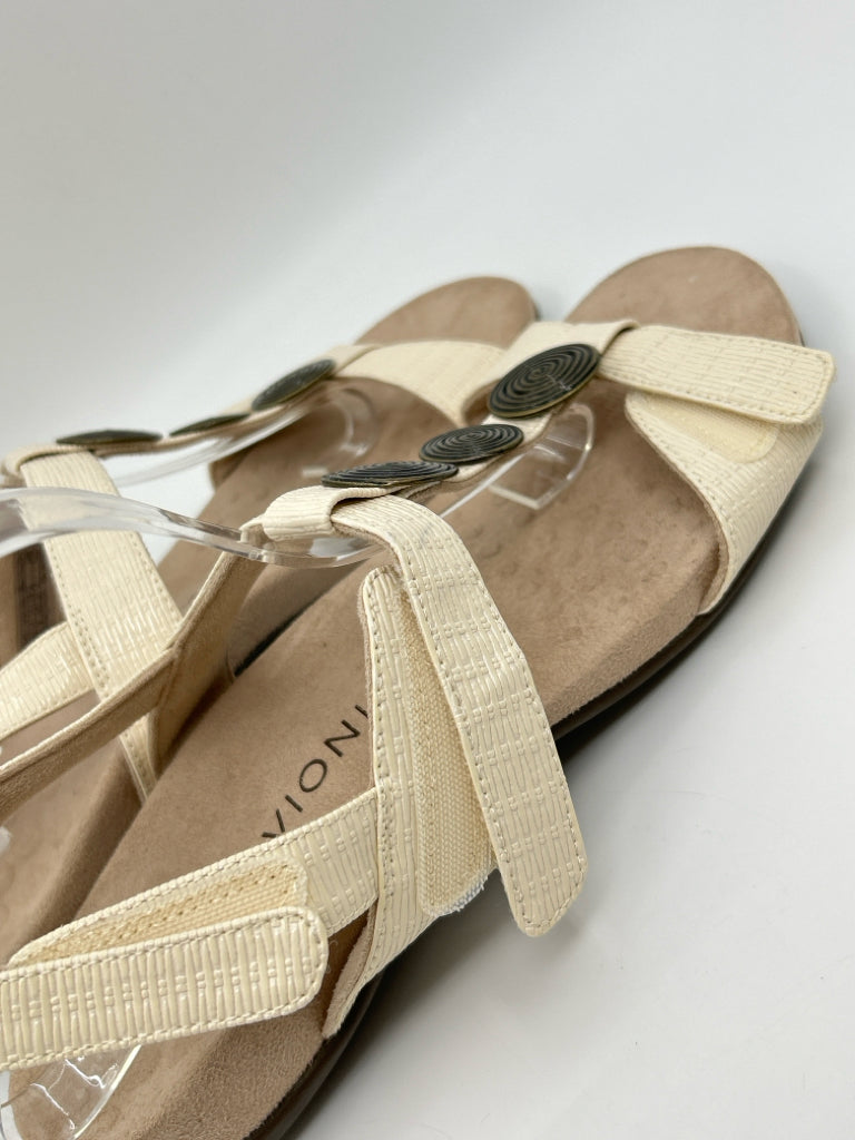 VIONIC Size 10 Cream Women's Sandal